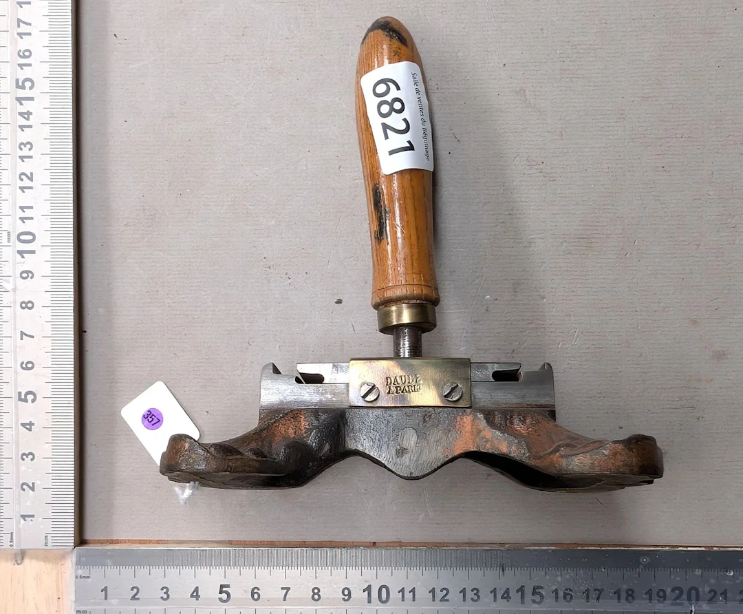 1 antique shoelace crimper (shoemaker's tool) — See photos for dimensions