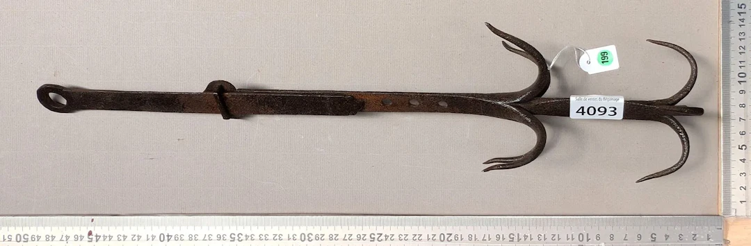 Antique forged grapple - See photos for dimensions and condition