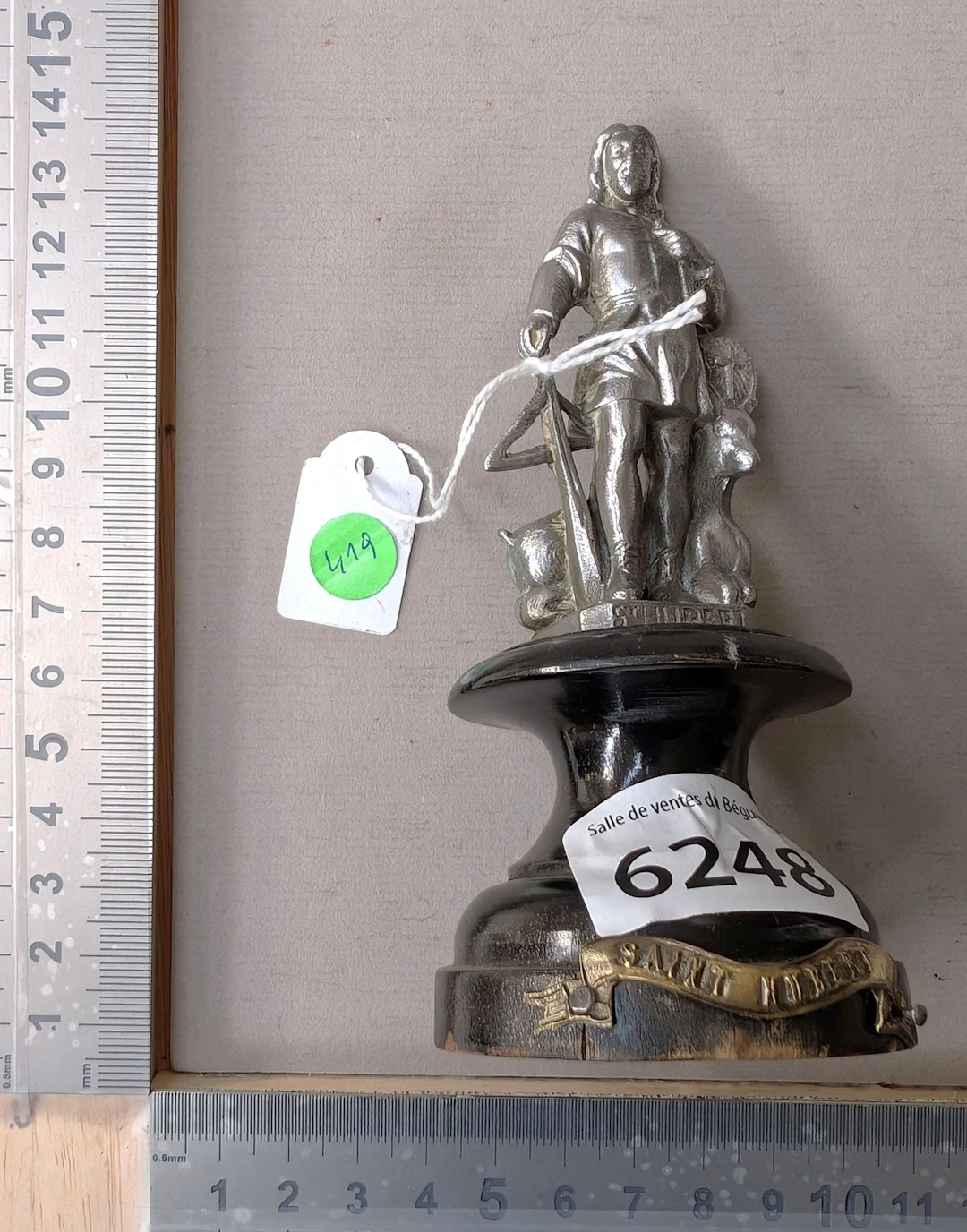 1 St. Hubert figurine made of pewter - See photos for dimensions and condition