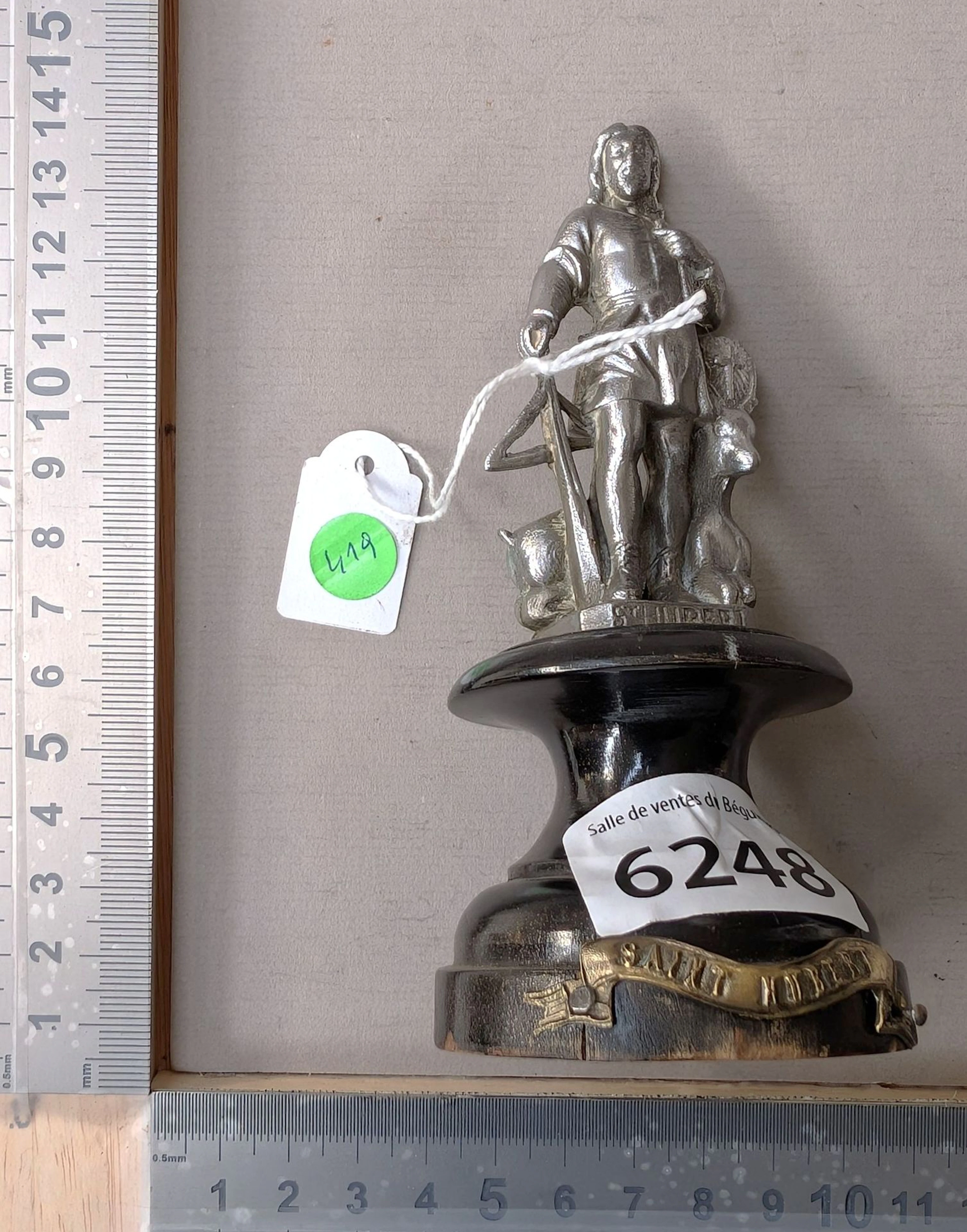 1 St. Hubert figurine made of pewter - See photos for dimensions and condition