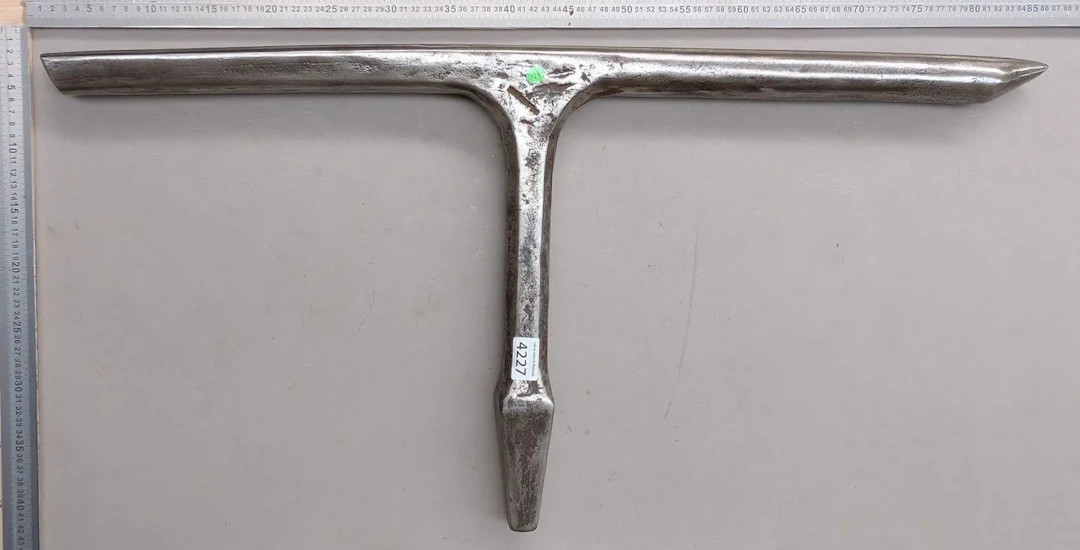 1 antique steel bigorne - See photos for dimensions and condition
