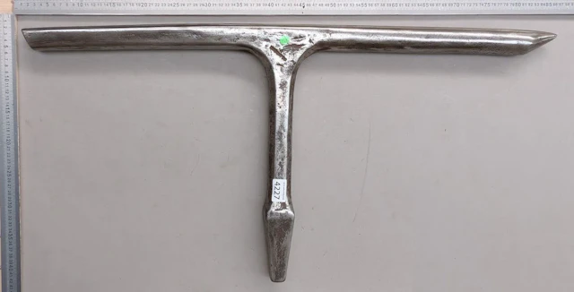 1 antique steel bigorne - See photos for dimensions and condition