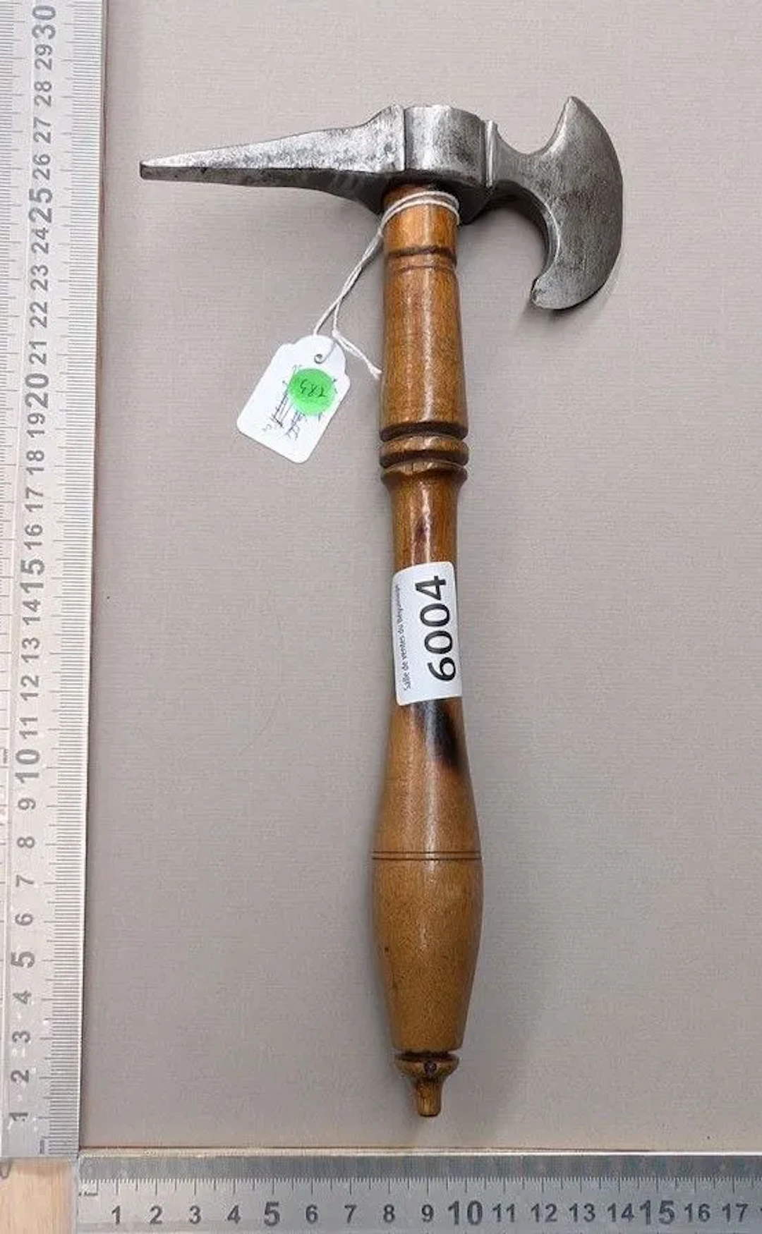 1 cute little sugar axe—see photos for dimensions and condition