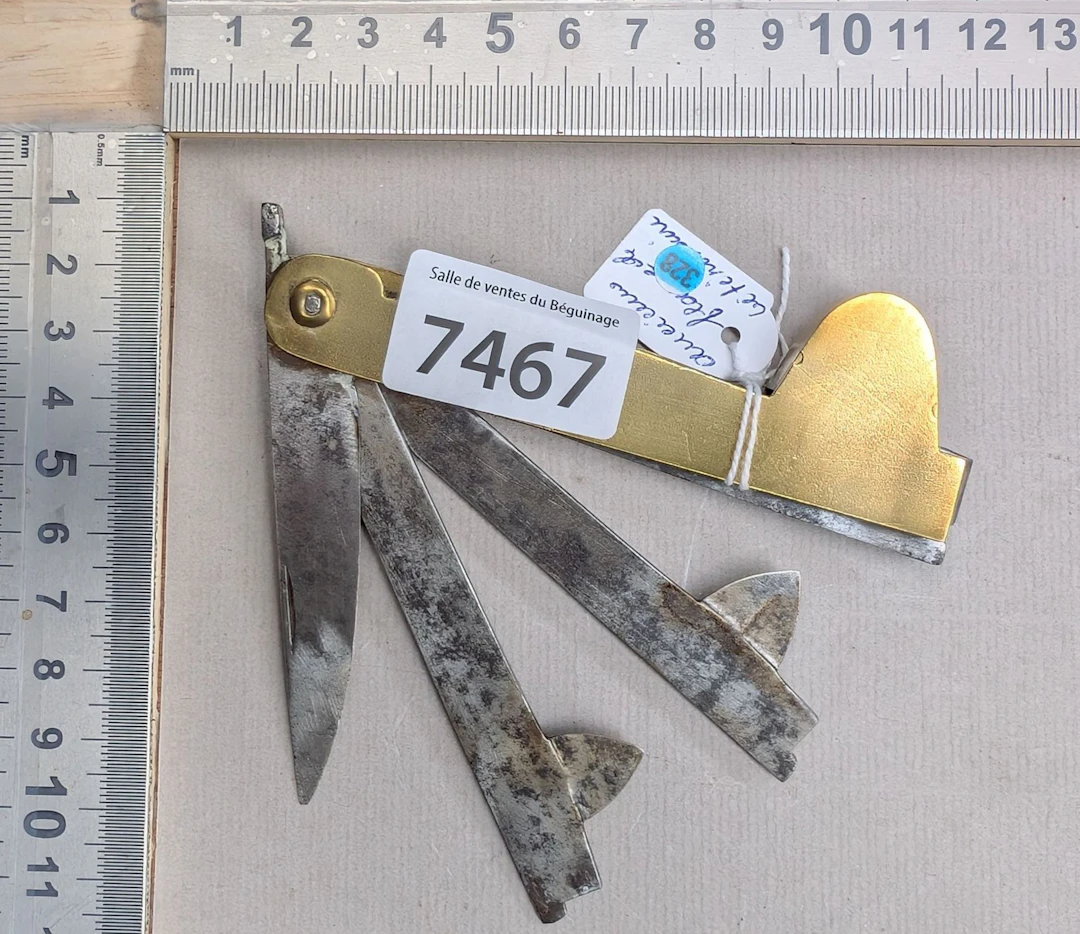1 veterinary burner, 5 blades + brass - See photos for dimensions and condition