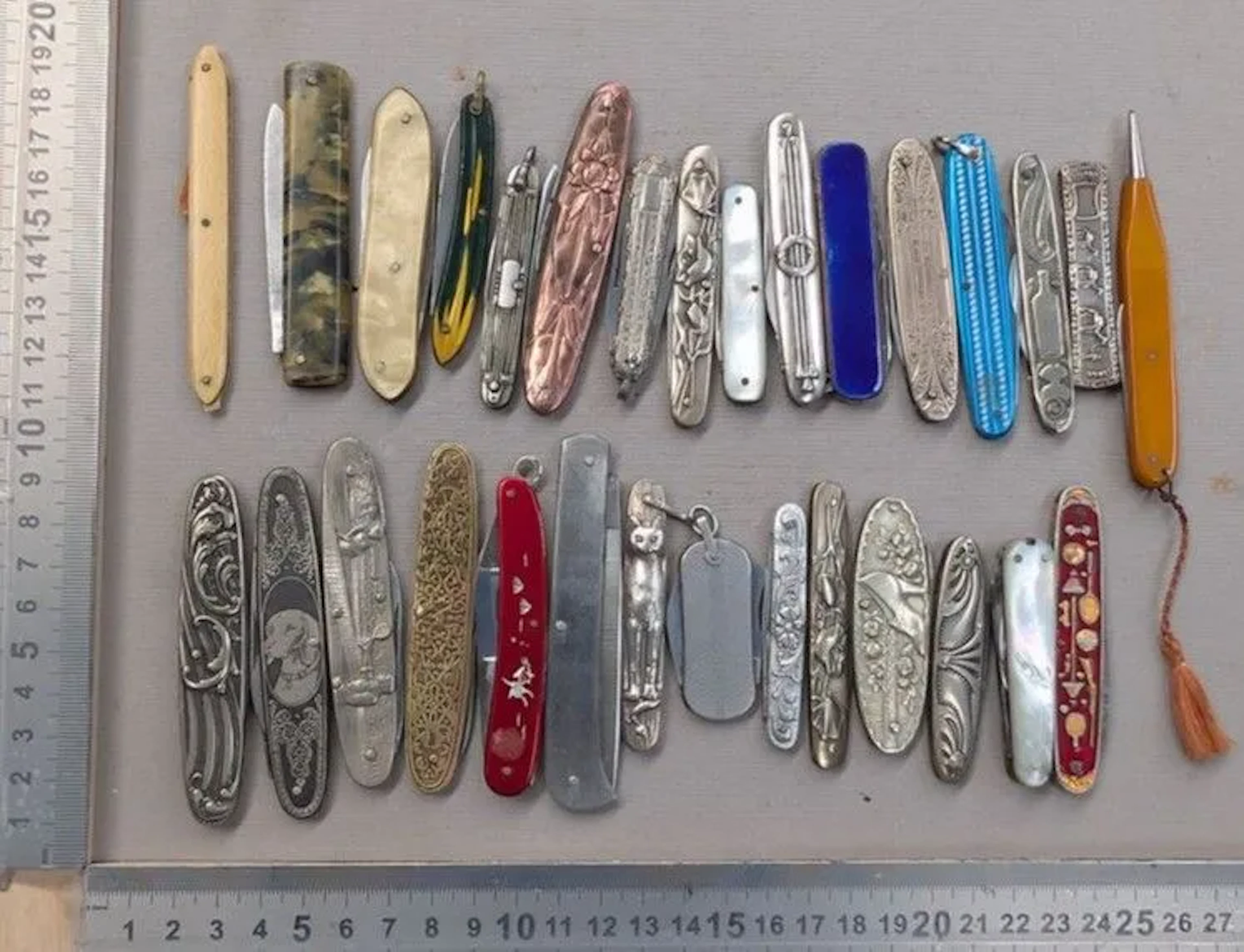 Set of 30 different antique pocket knives, 1880–1900 — See photos