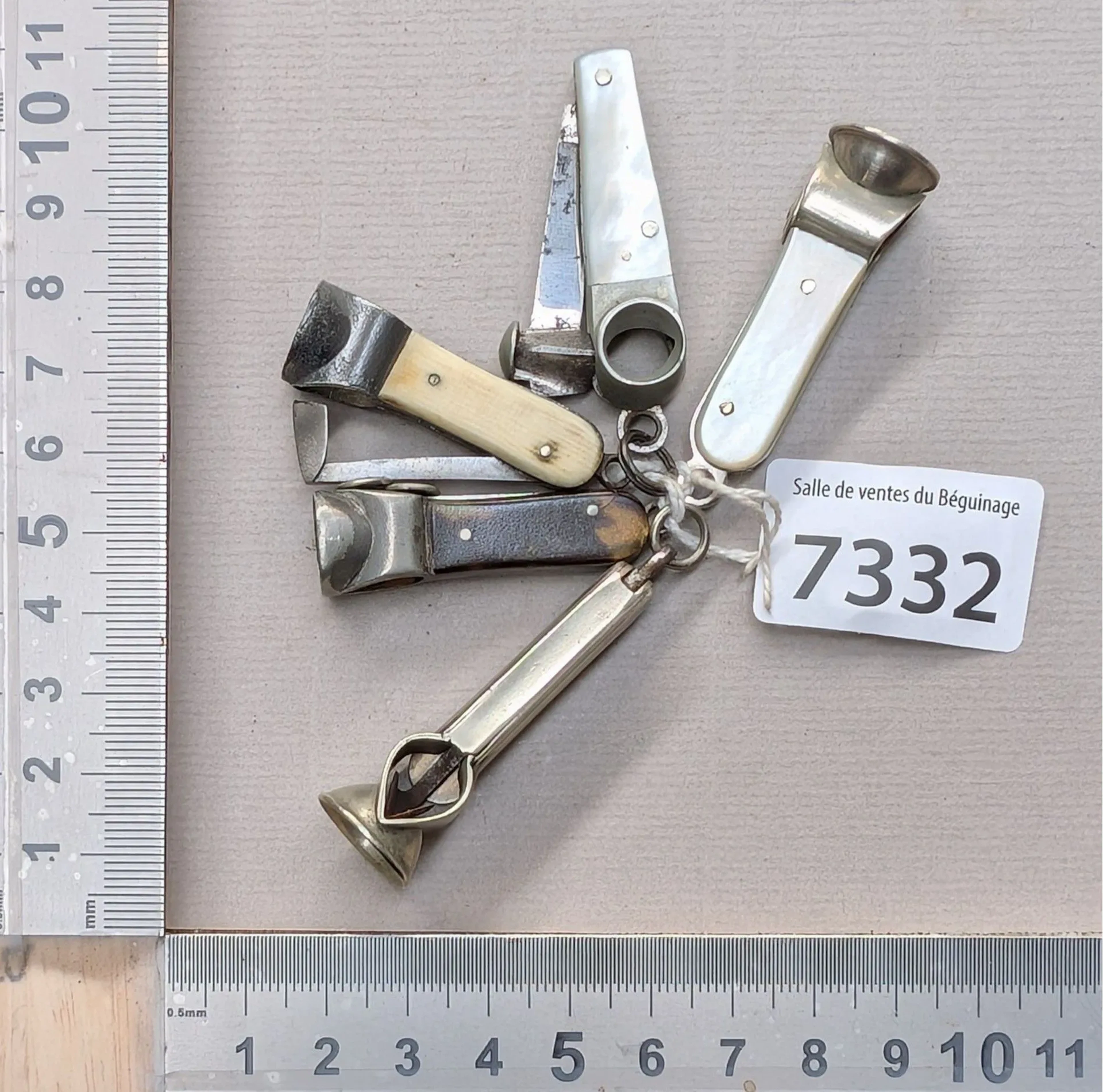 5 cigar cutters - See photos for dimensions and condition