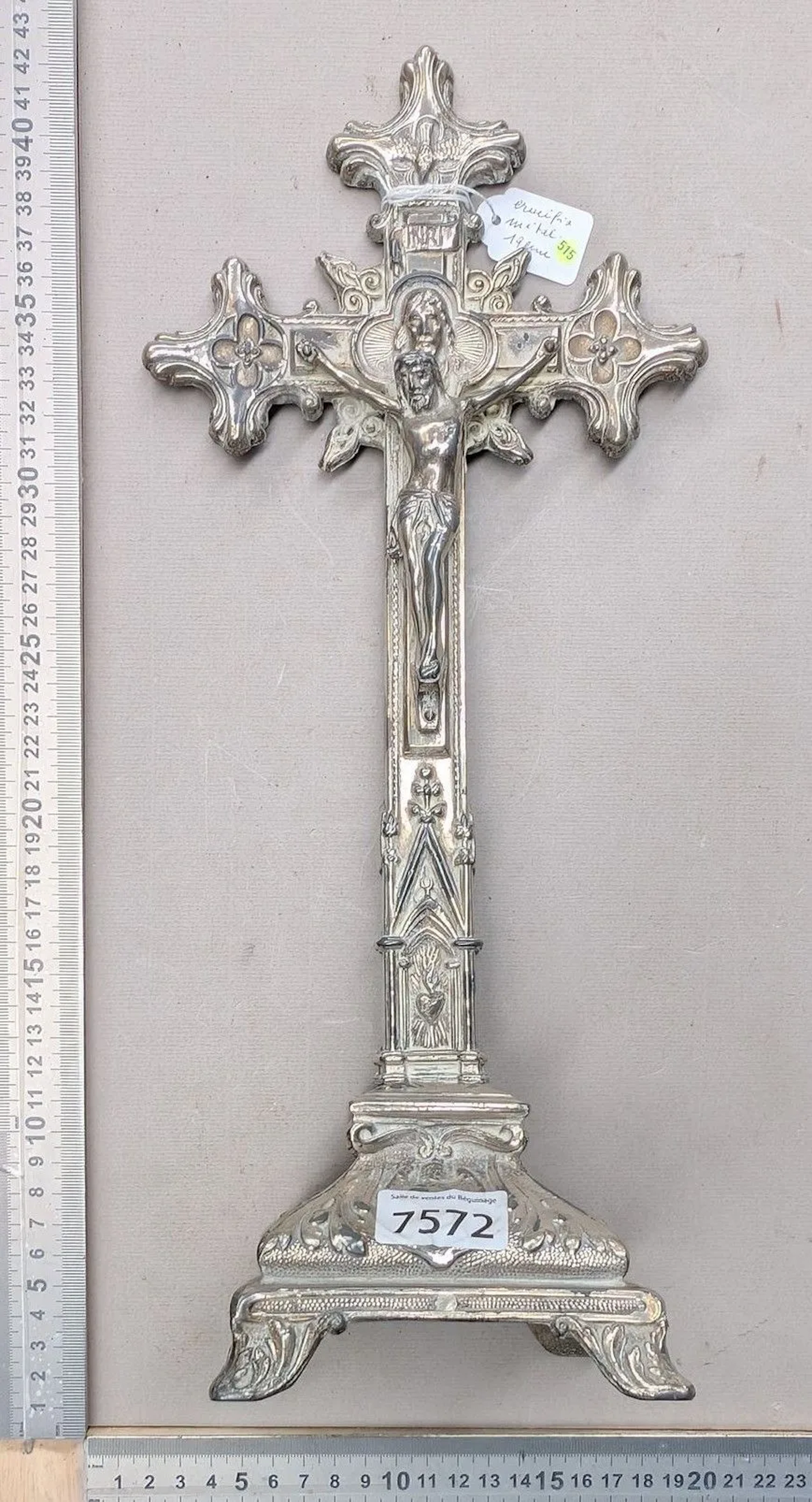 Antique bronze crucifix - See photos for dimensions and condition