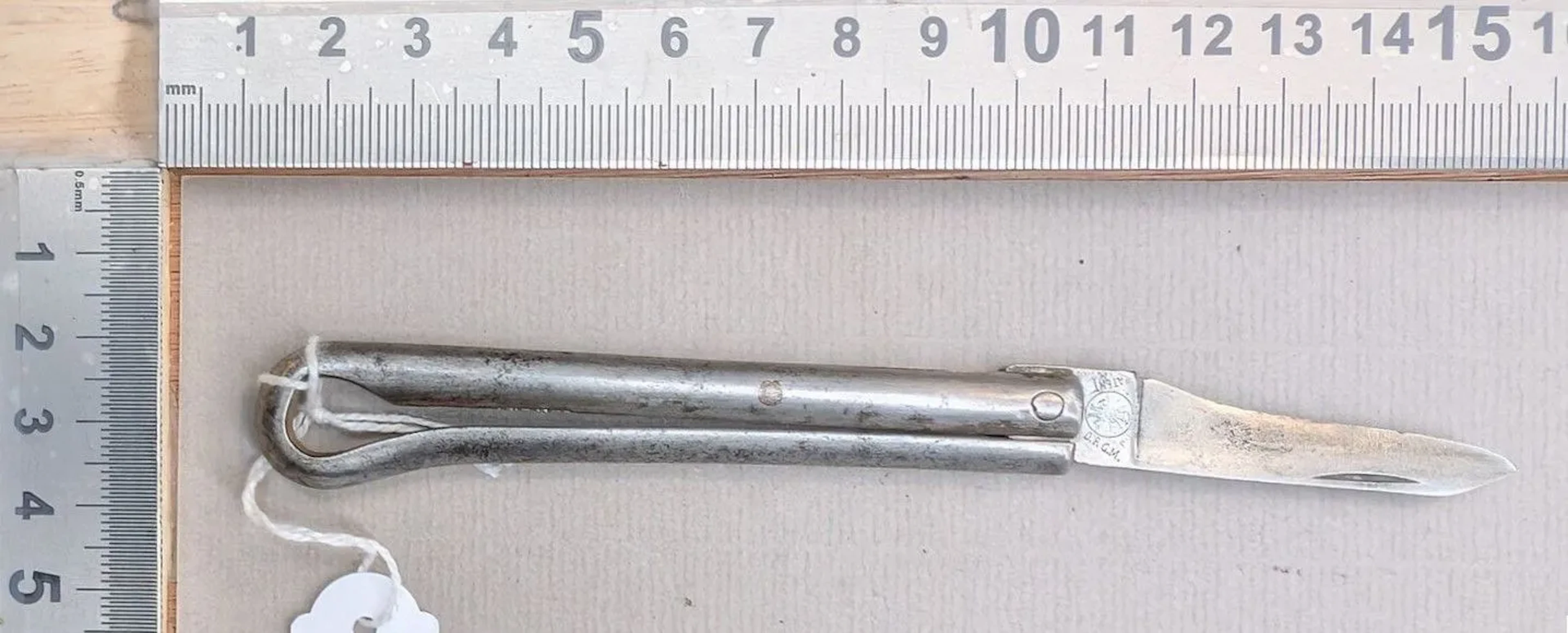 Vintage single-blade pocket knife—see photos for dimensions and condition