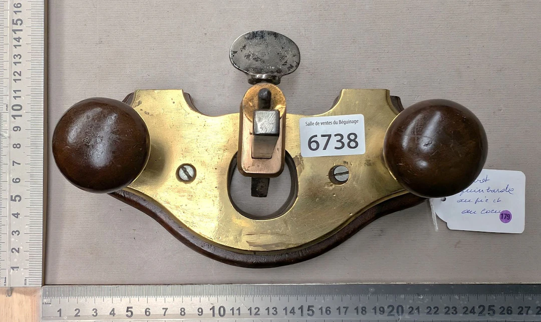 1 beautiful old-fashioned plane—see photos for dimensions and condition