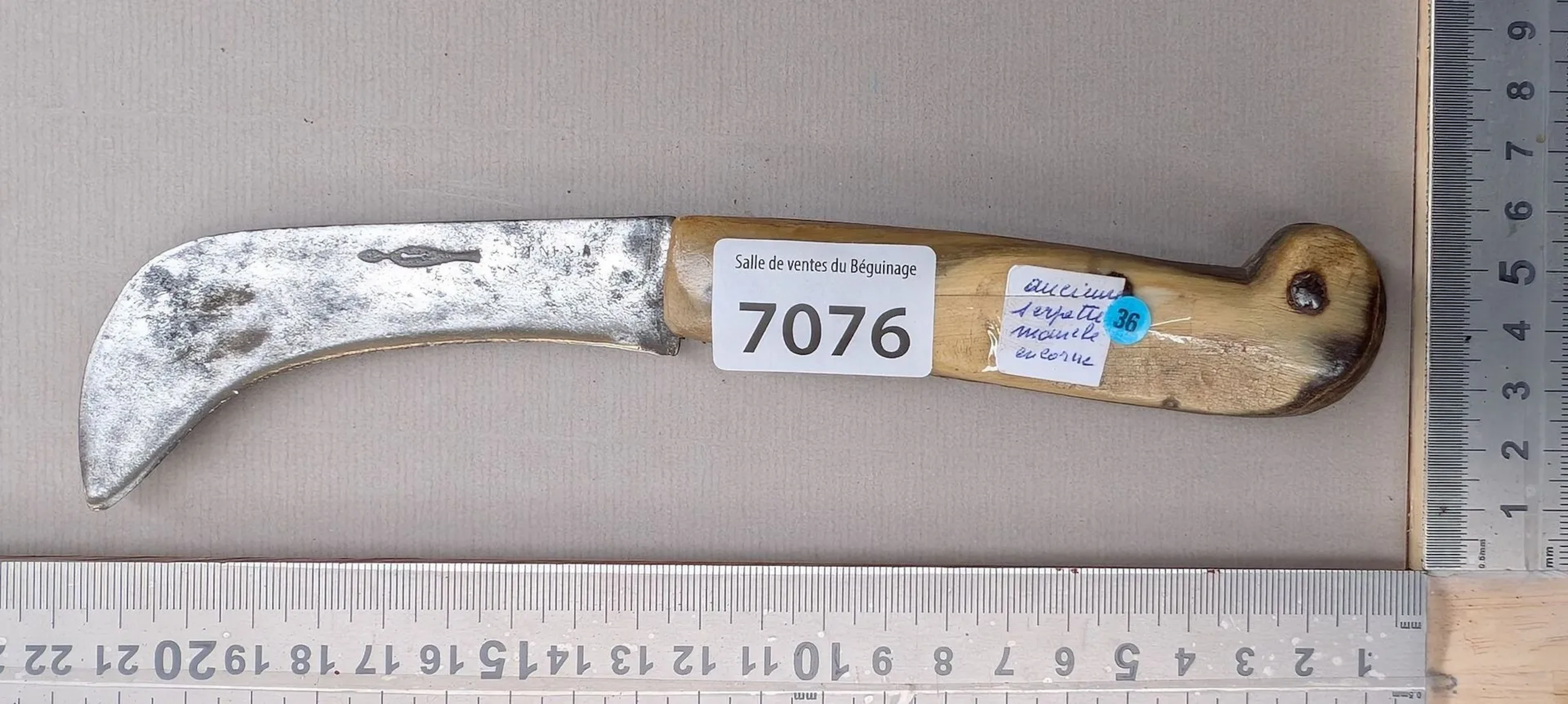 Antique pruning knife with a horn handle (folding) - See photos for