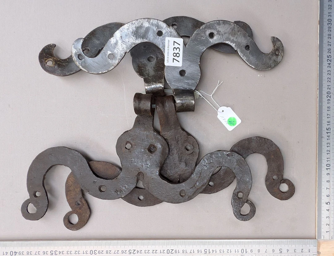 4 wrought-iron hinged wall sconces—see photos for dimensions and condition