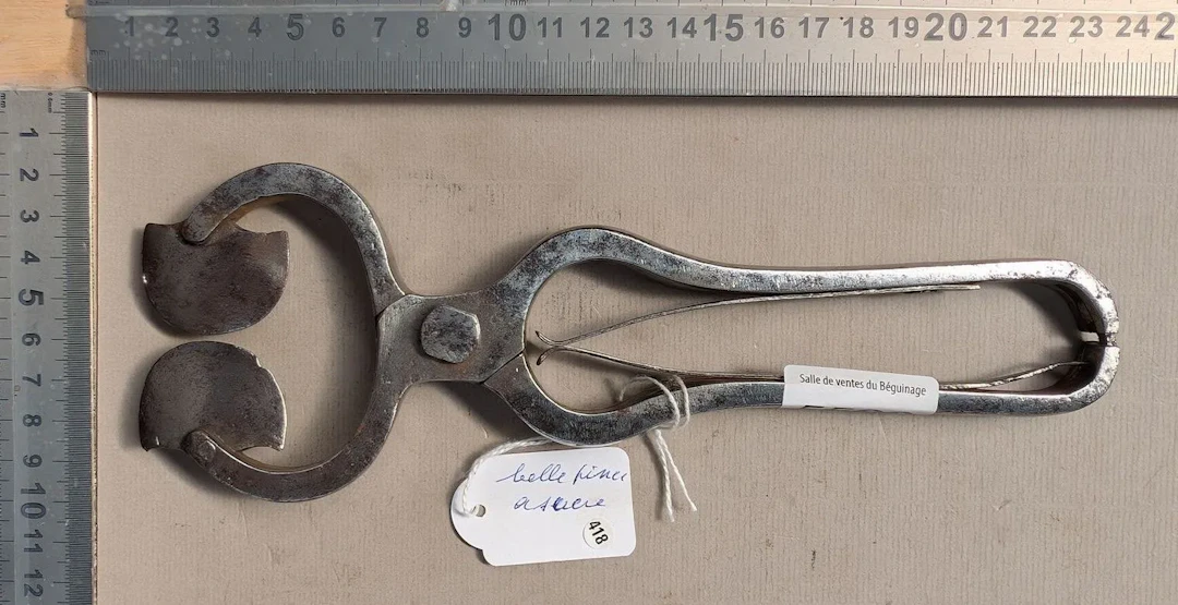 Beautiful sugar tongs - See photos for dimensions and condition