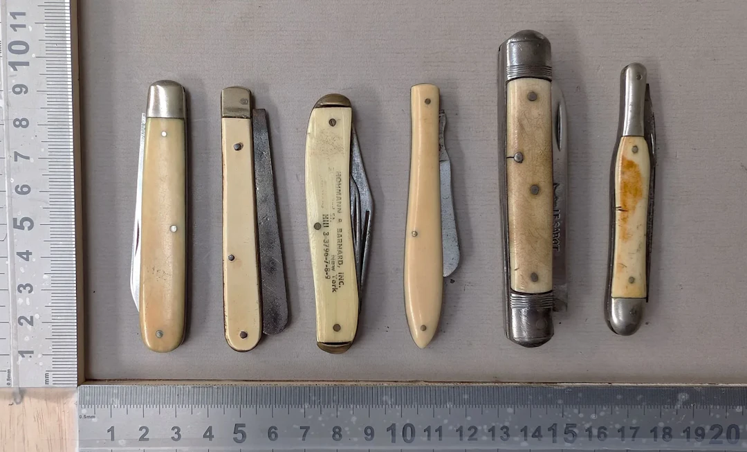 6 antique knives—see photos for dimensions and condition