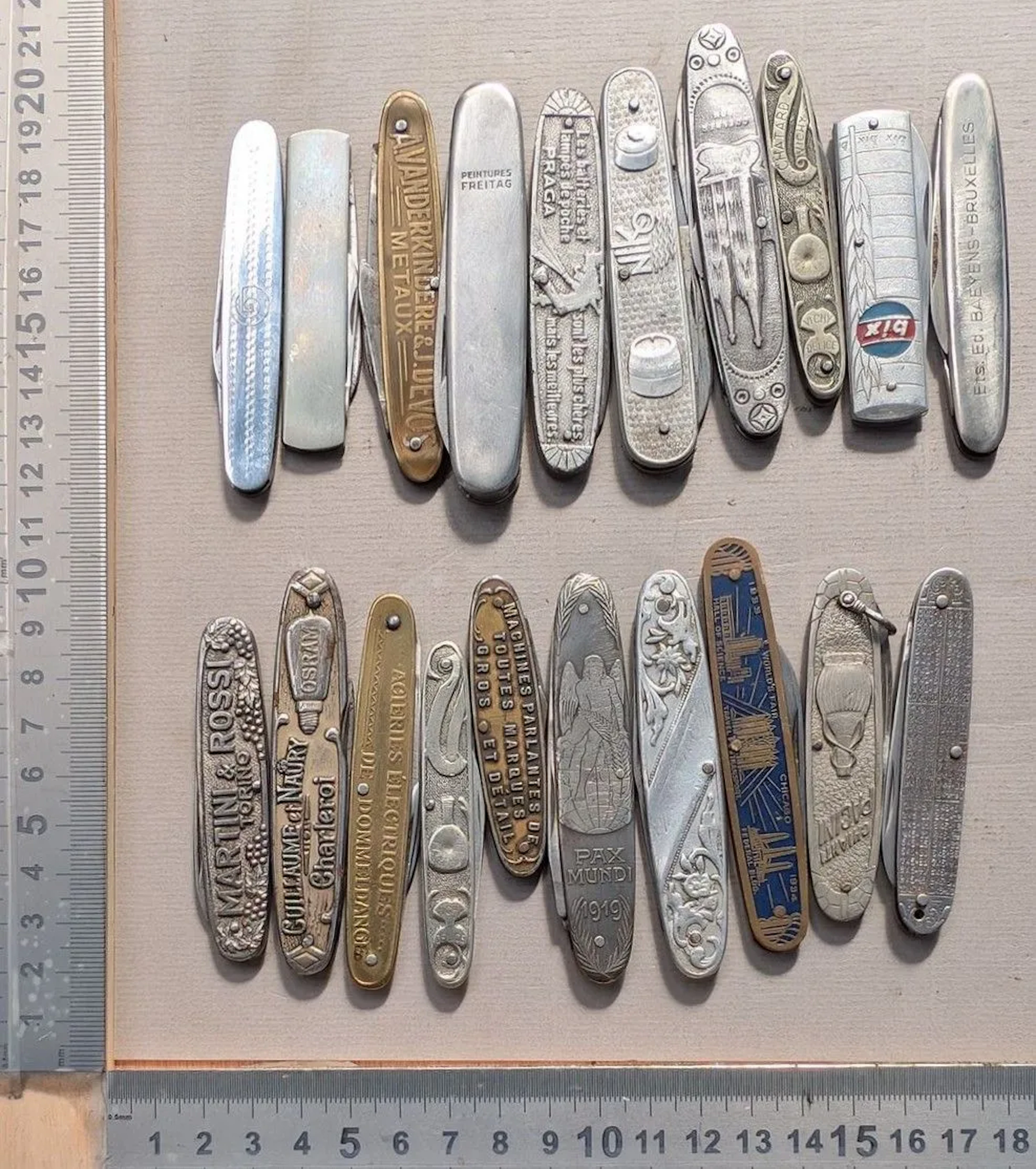 Set of 20 vintage promotional pocket knives from 1900—see photos for