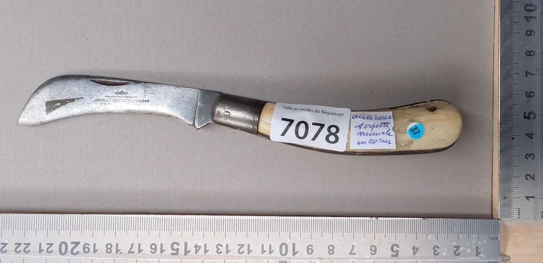 Antique pruning knife with a horn handle (folding) - See photos for