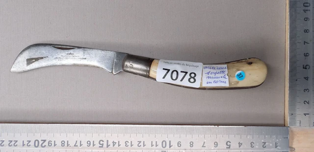Antique pruning knife with a horn handle (folding) - See photos for
