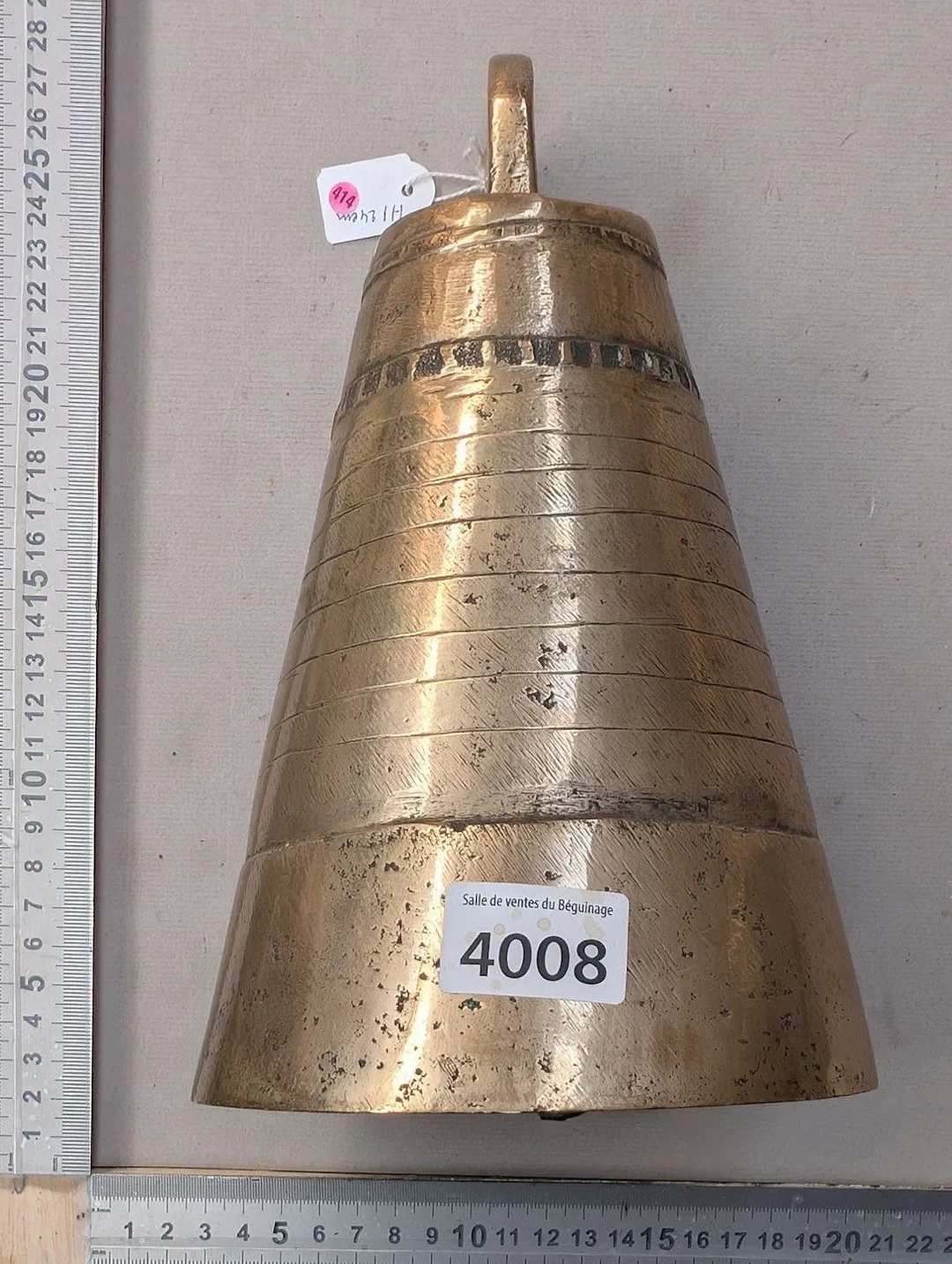 Very old 18th-century bronze bell, 2.2 kg—see photos for dimensions