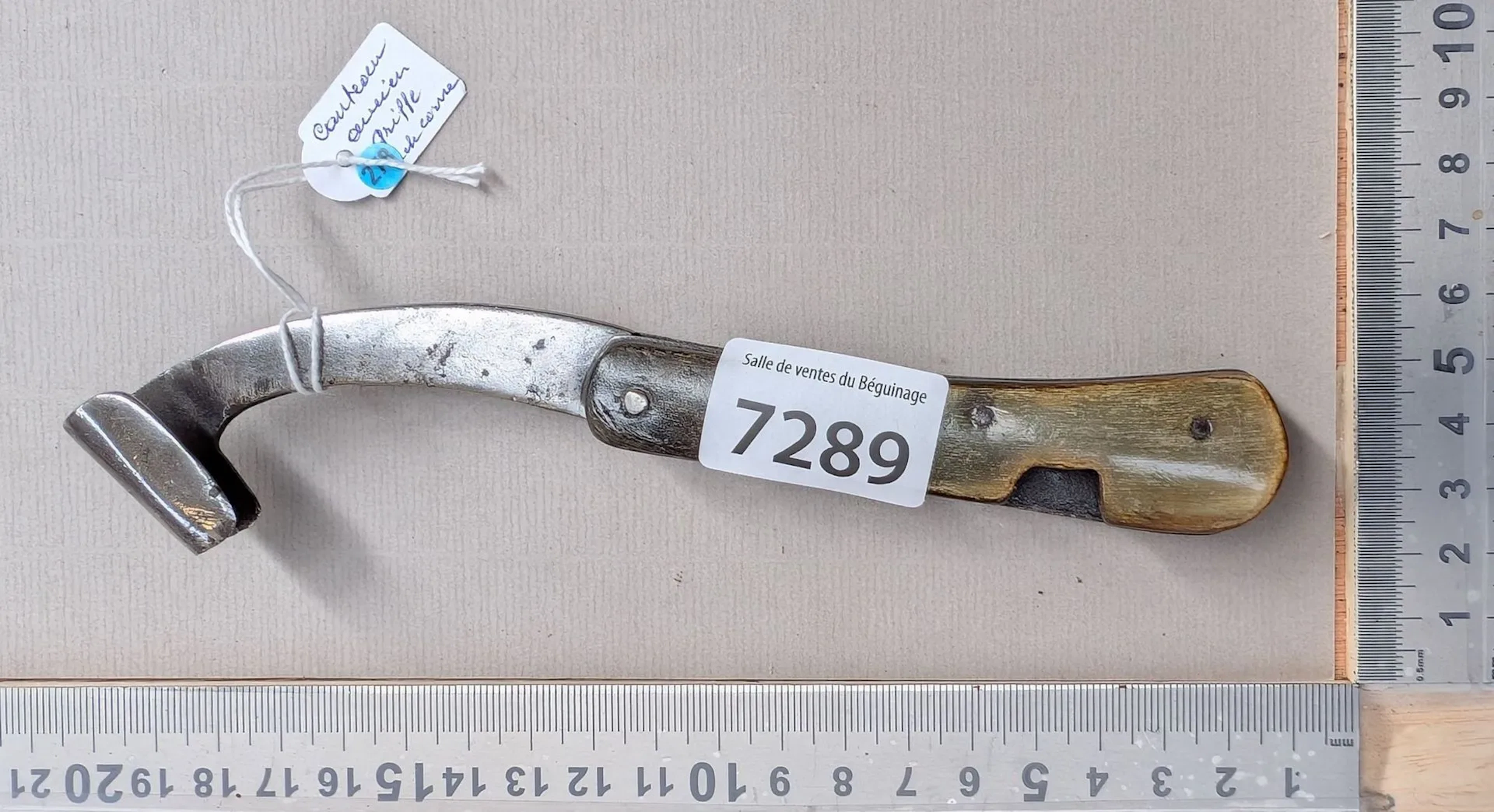 1 antique Houyet comb with a horn handle—see photos for dimensions