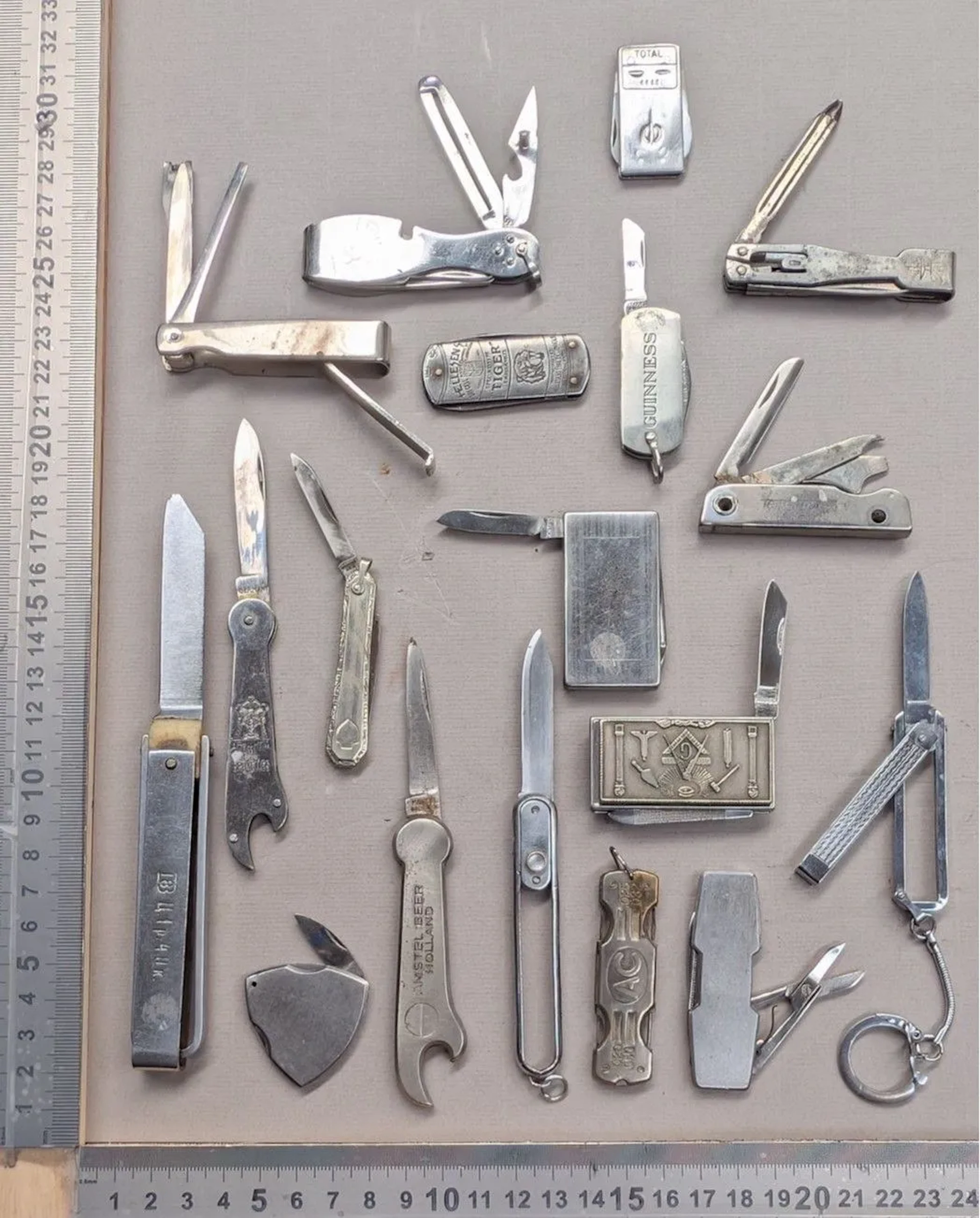 Set of antique knives or pocket knives—see photos for dimensions and condition