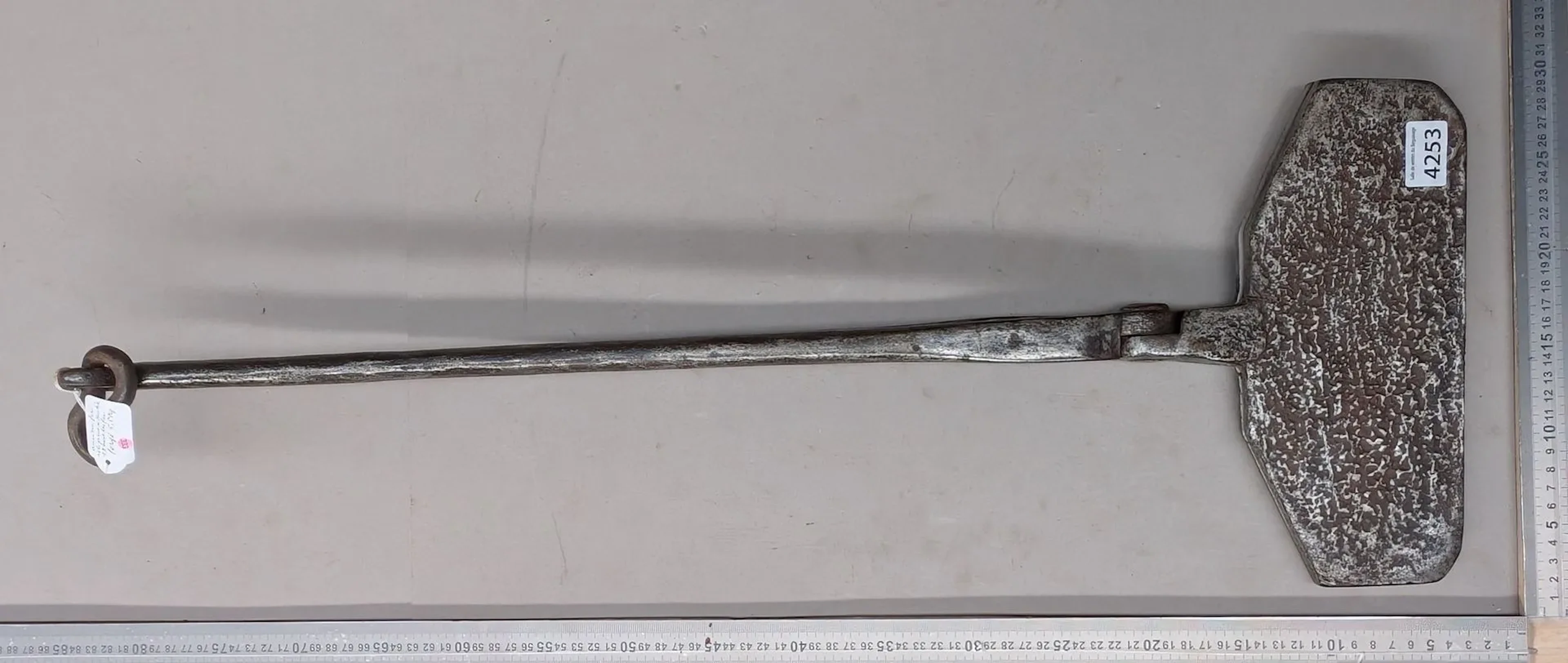 Antique host iron - See photos for dimensions and condition