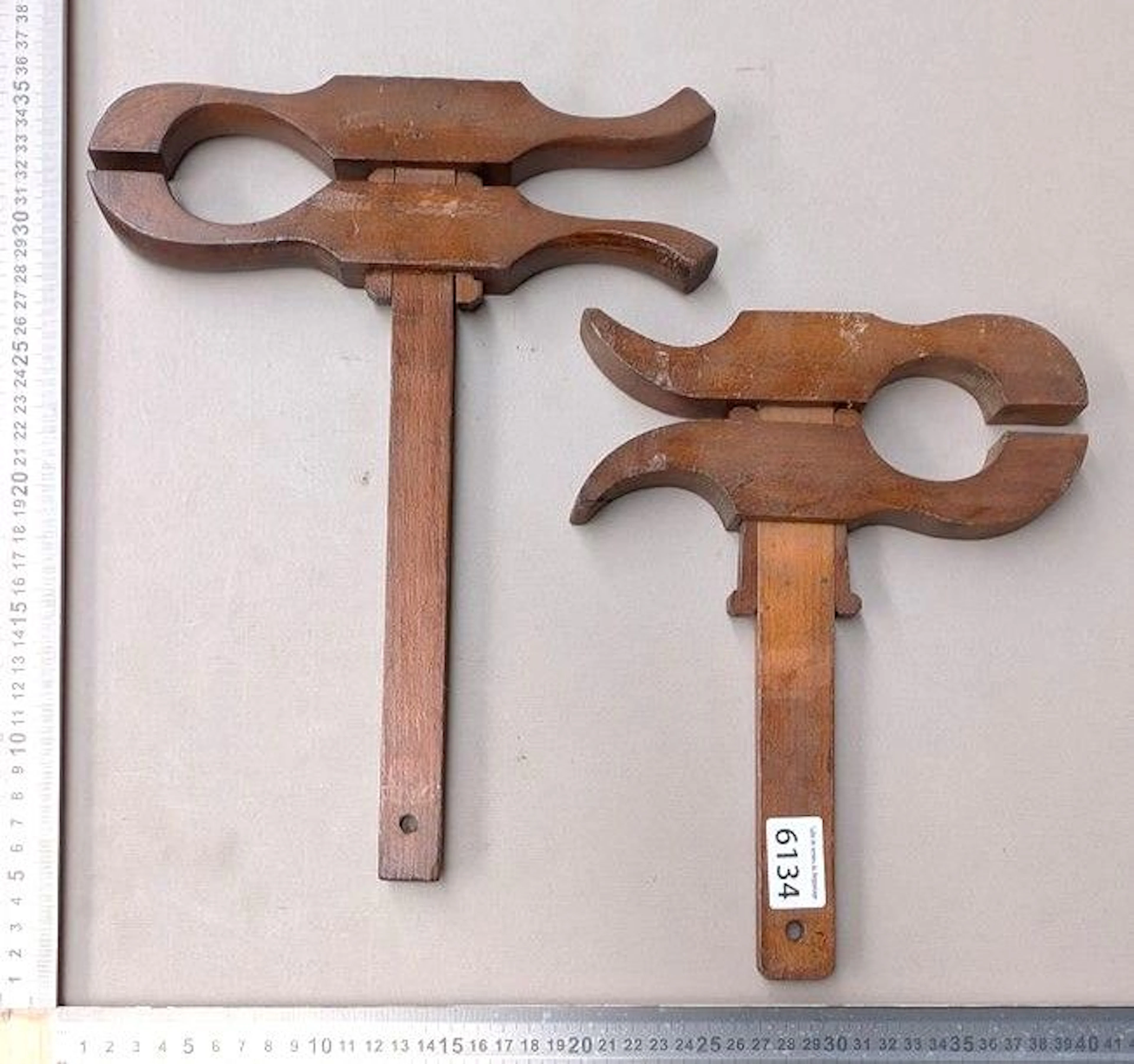 2 luthier's clamps for violins—see photos for dimensions and condition