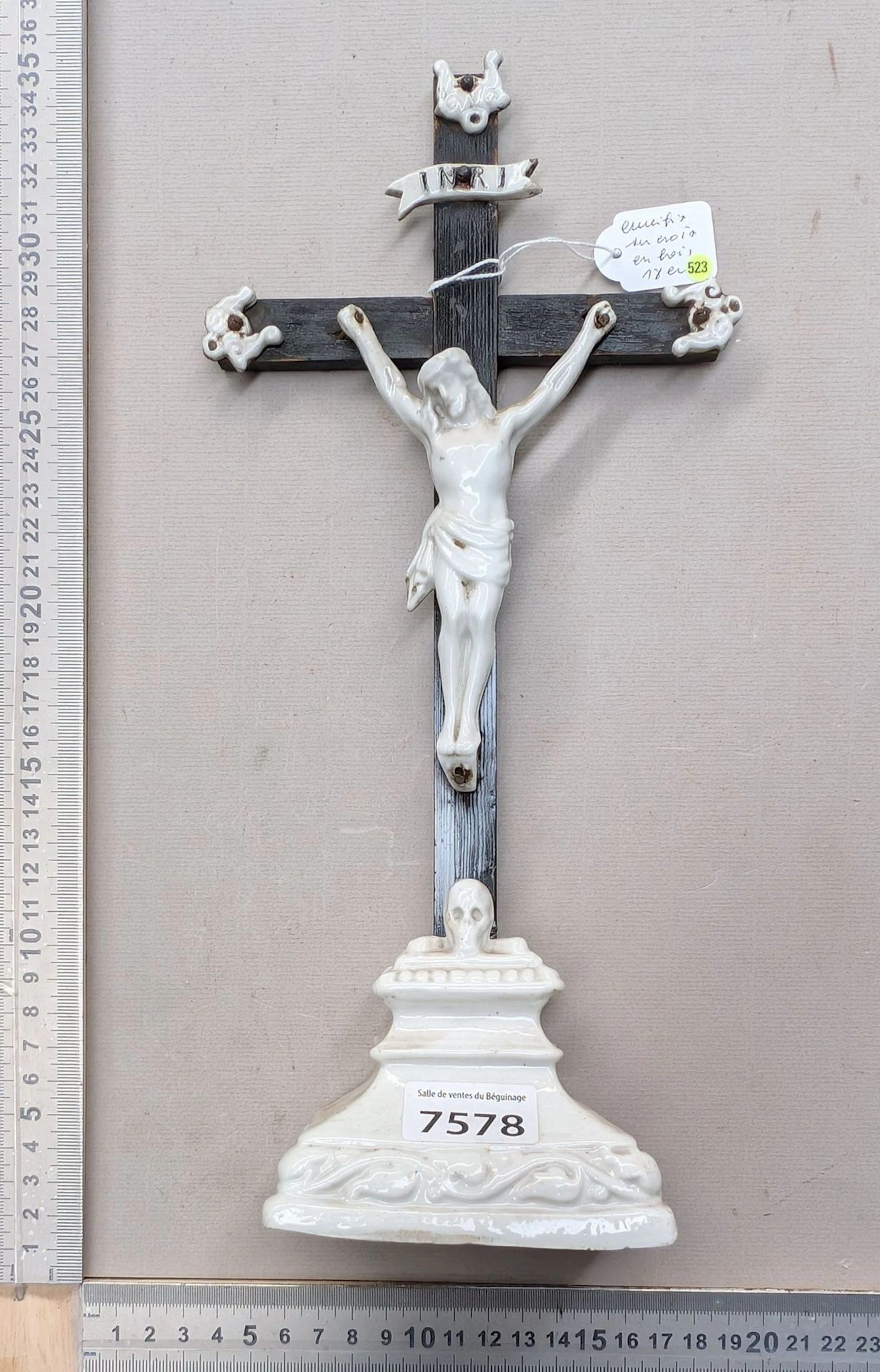 Antique bronze crucifix - See photos for dimensions and condition