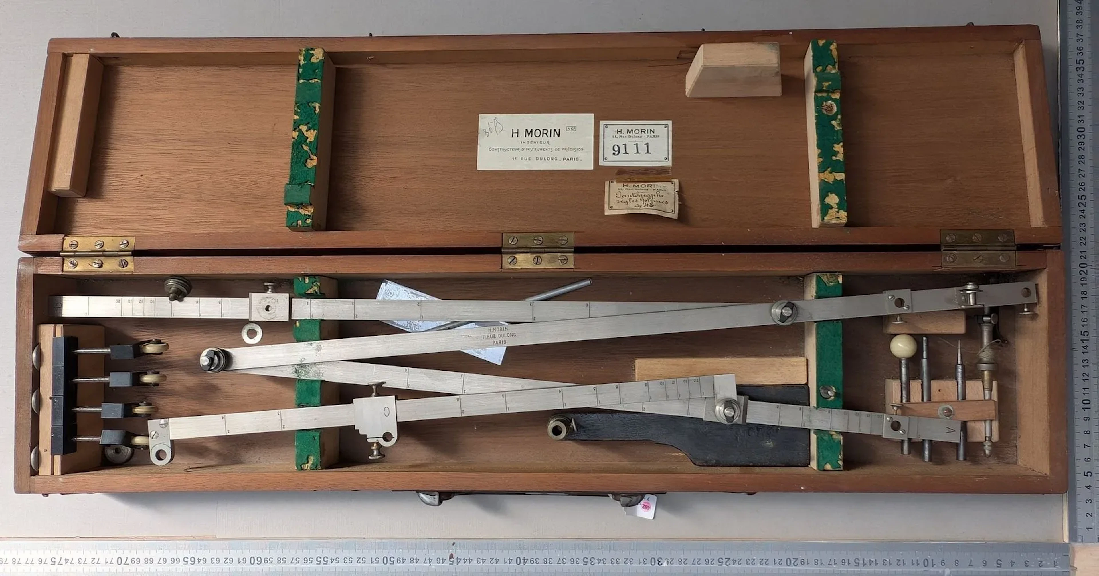1 H.MORIN pantograph—see photos for dimensions and condition