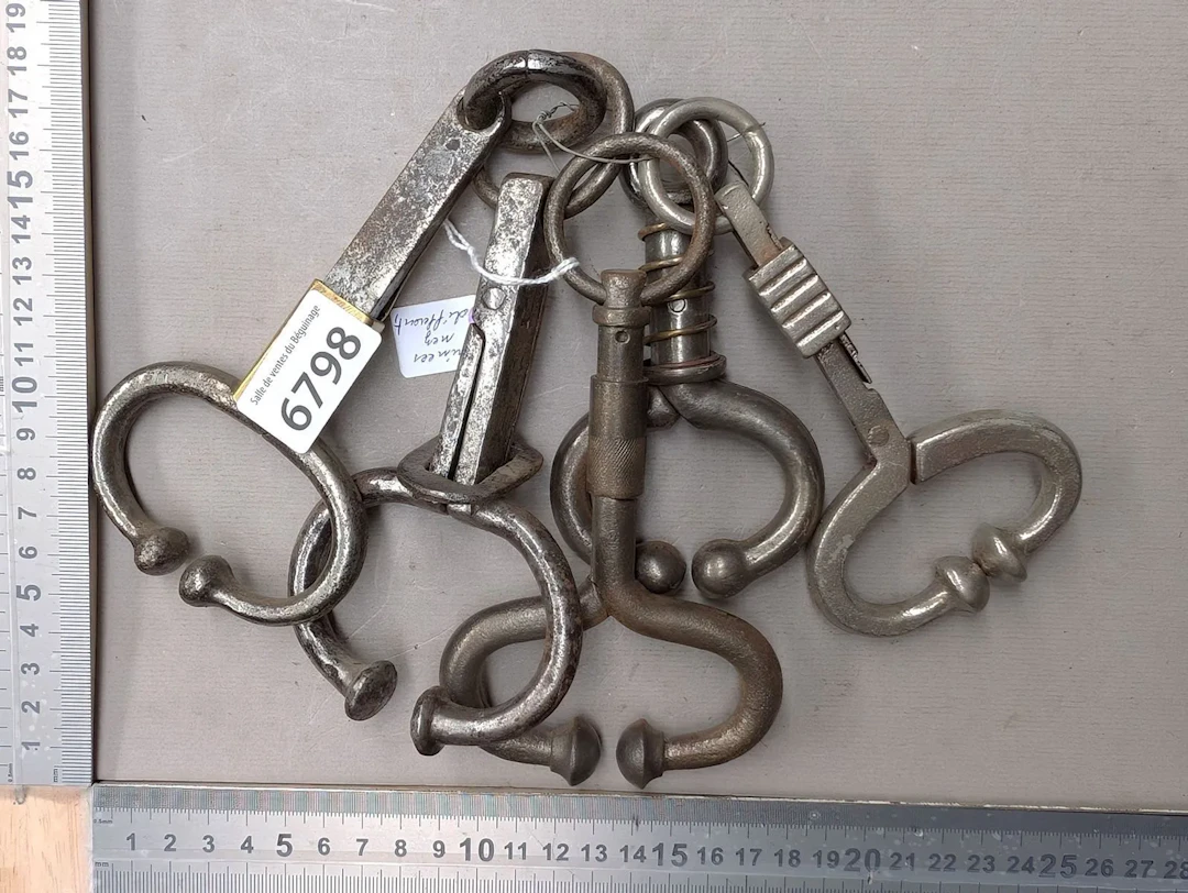 5 different nose clips—see photos for dimensions and condition