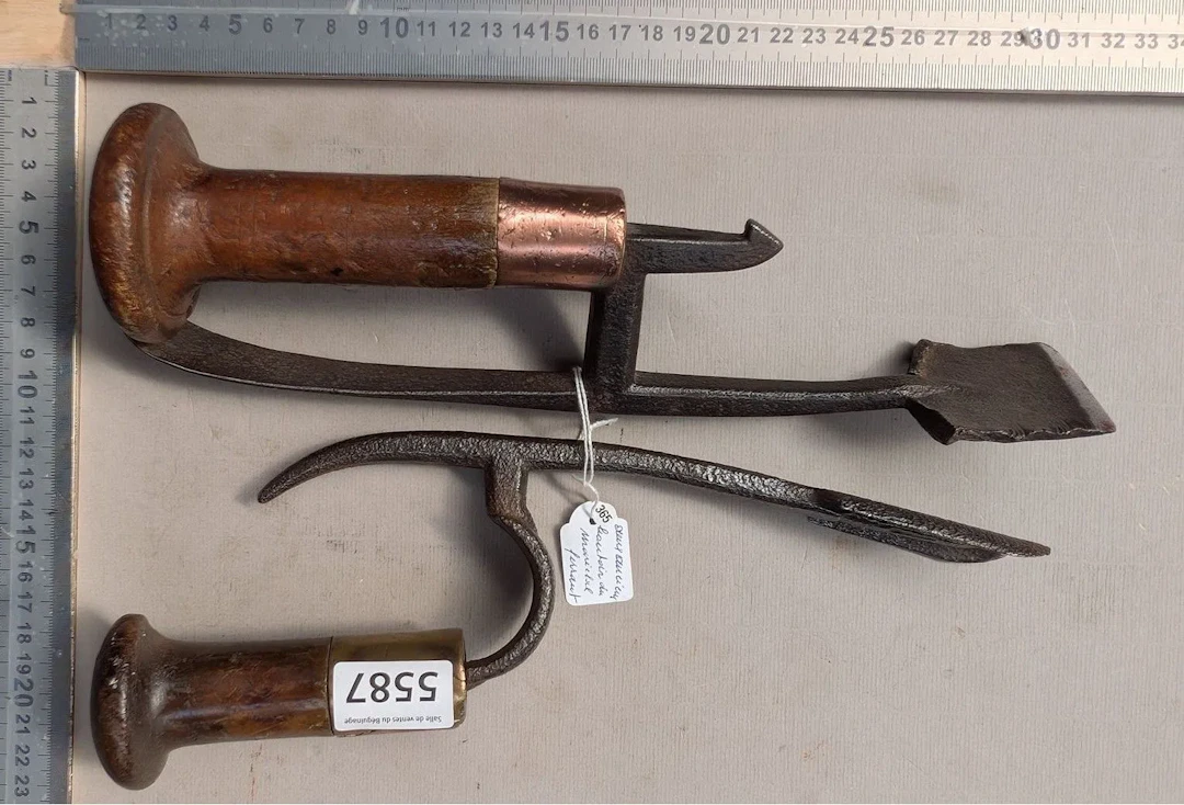 2 antique farrier's anvil stands—see photos for dimensions and condition