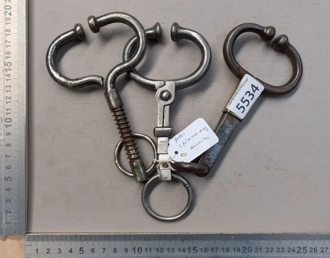 3 antique nose clips—see photos for dimensions and condition