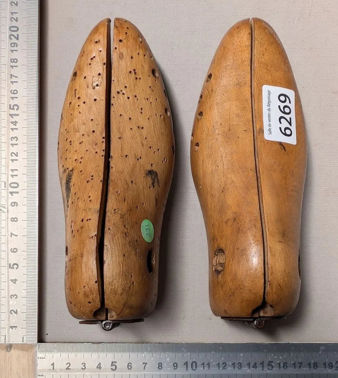 1 pair of shoe lasts—see photos for dimensions and condition