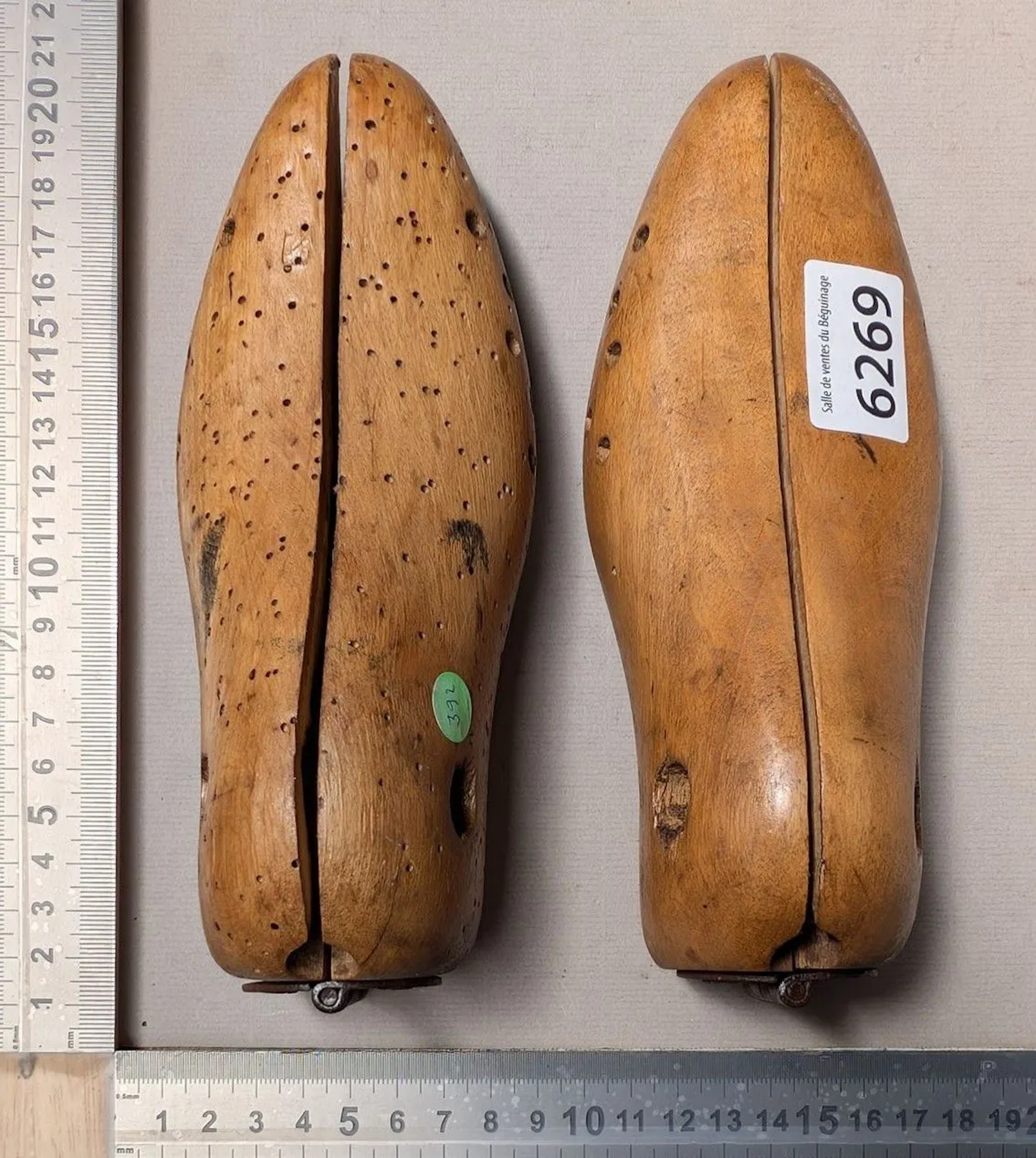 1 pair of shoe lasts—see photos for dimensions and condition