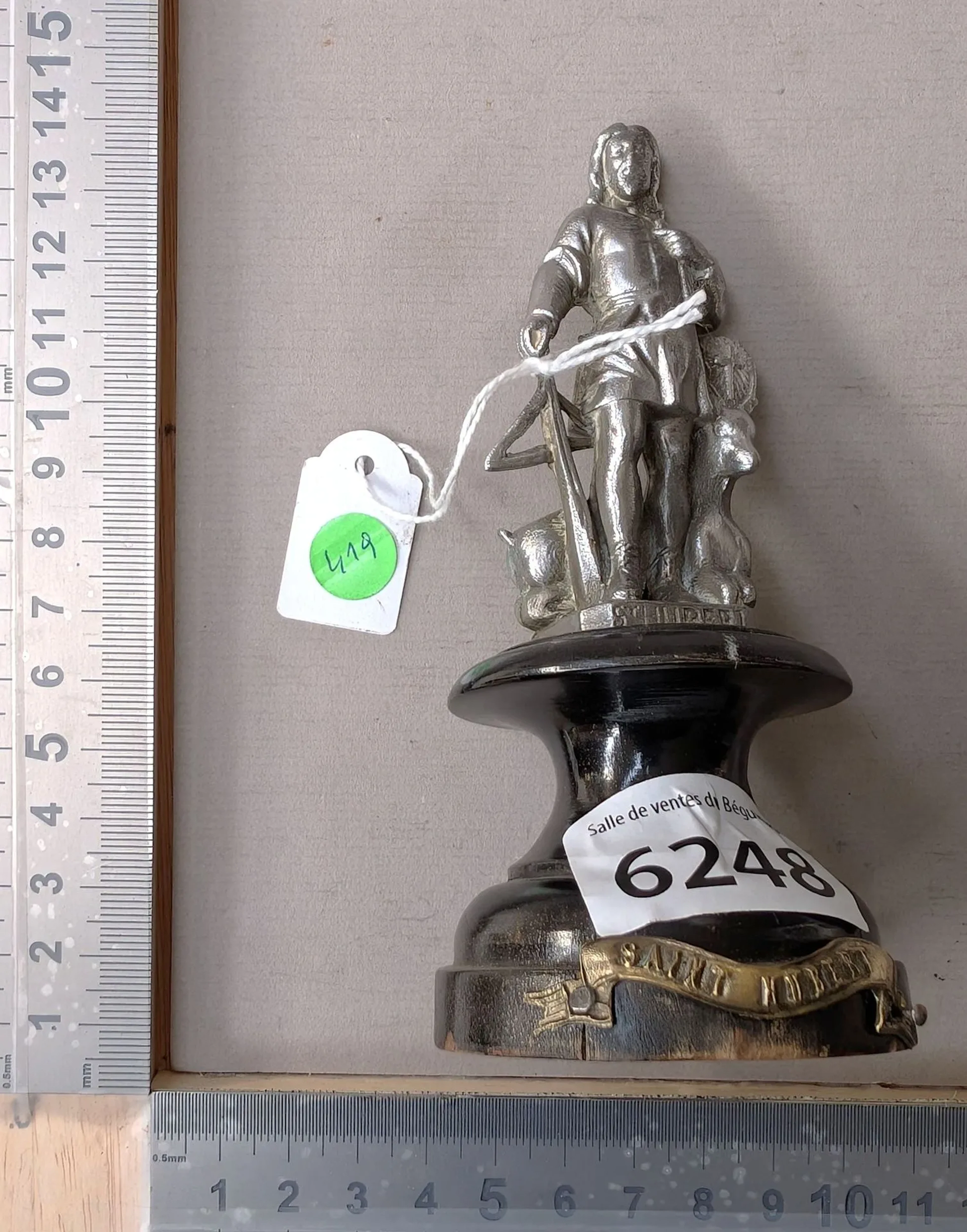 1 St. Hubert figurine made of pewter - See photos for dimensions and condition