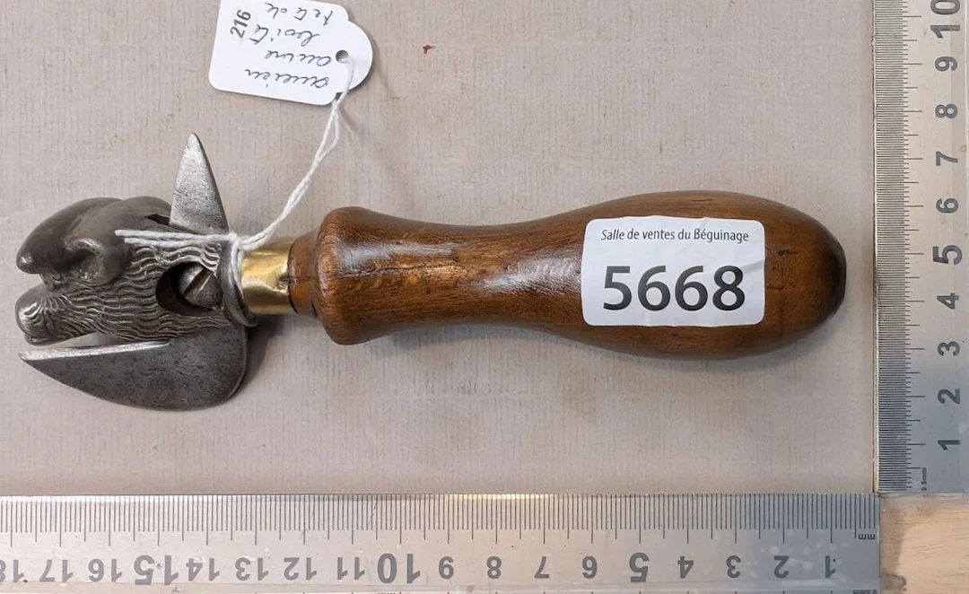 Vintage can opener—see photos for dimensions and condition