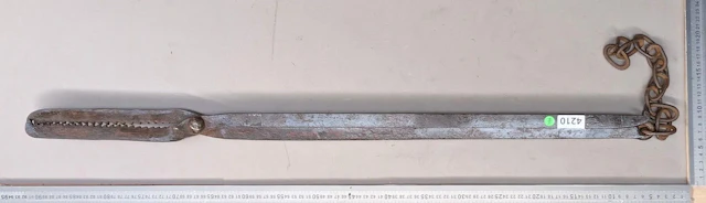 1 antique badger trap - See photos for dimensions and condition
