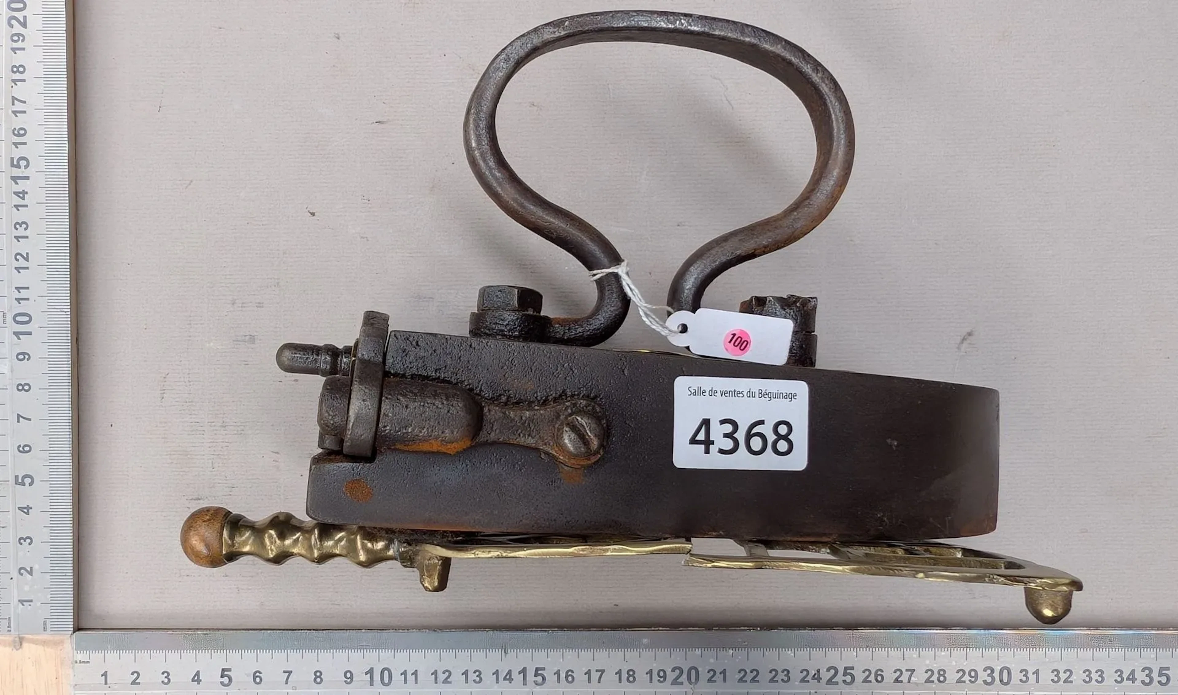 Antique iron - See photos for dimensions and condition