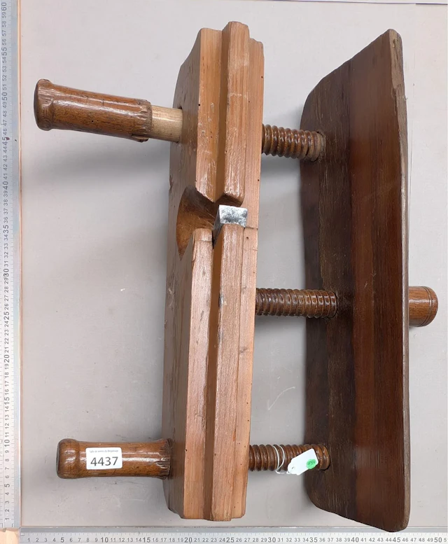 Large antique plane - See photos for dimensions and condition