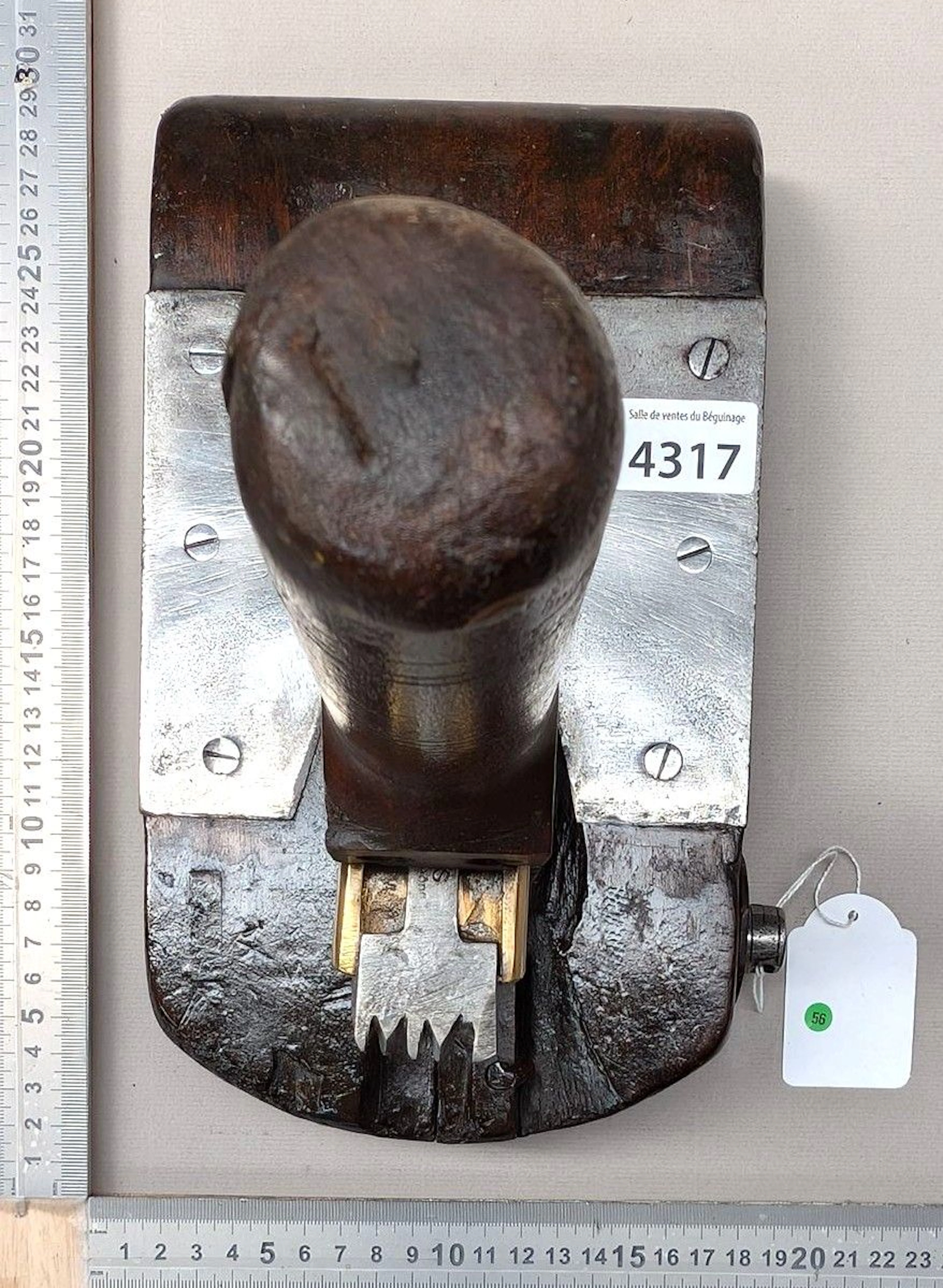 1 antique plane—see photos for dimensions and condition