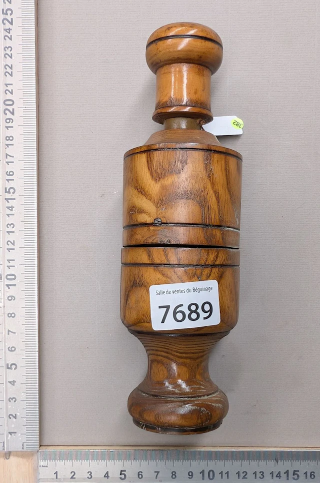 1 antique wooden corker - See photos for dimensions and condition