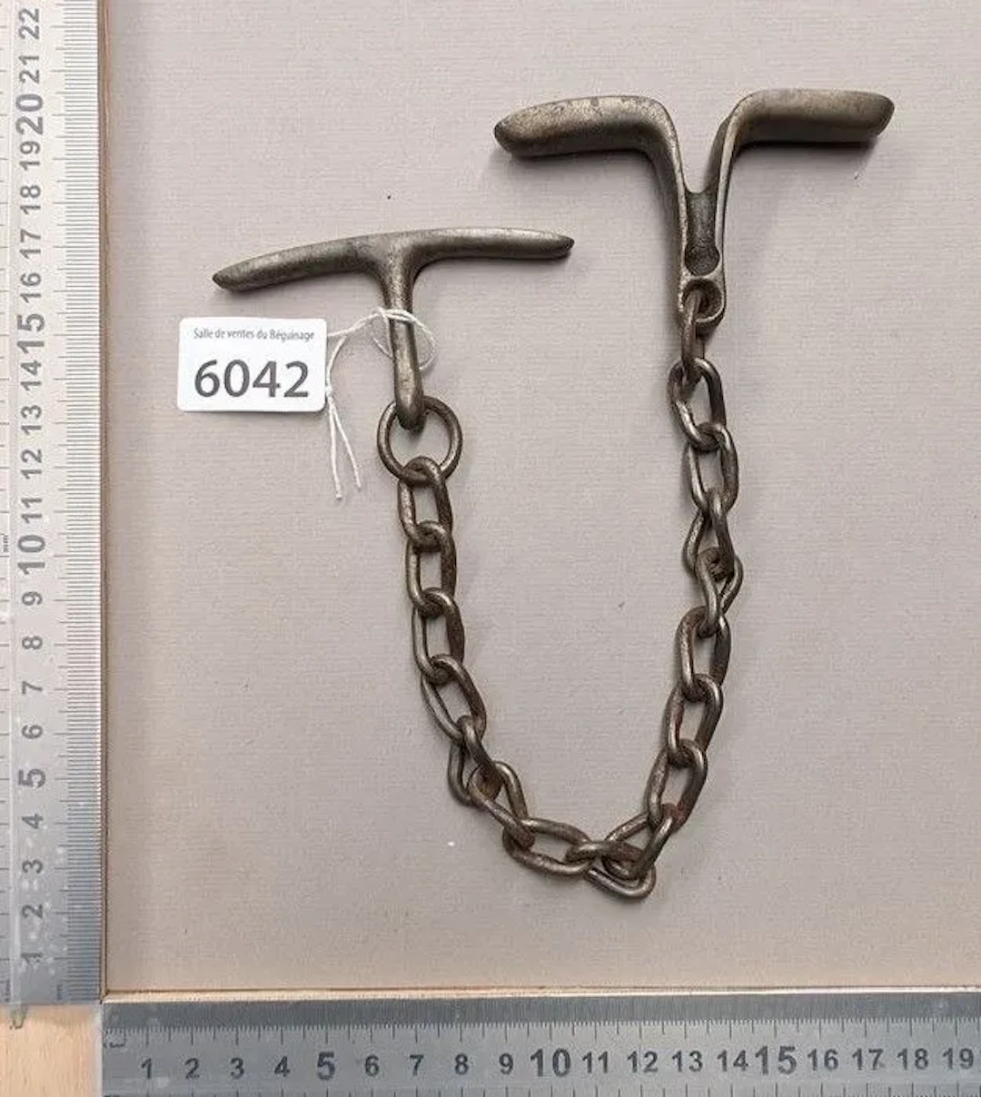1 18th-century handcuff - See photos for dimensions and condition