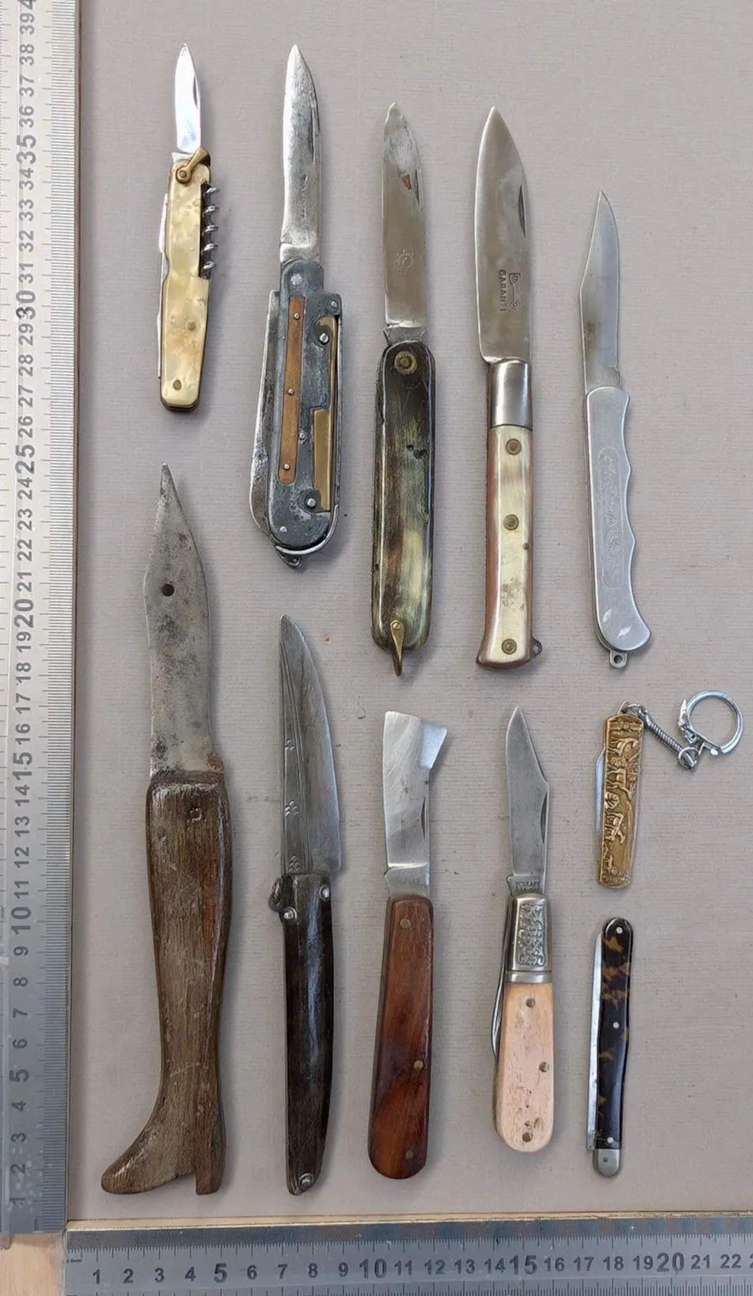 Set of antique knives or pocket knives—see photos for dimensions and condition