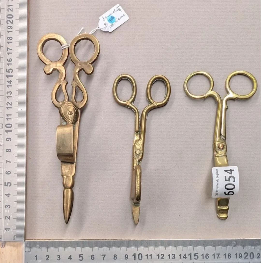 3 antique brass fly swatters - See photos for dimensions and condition