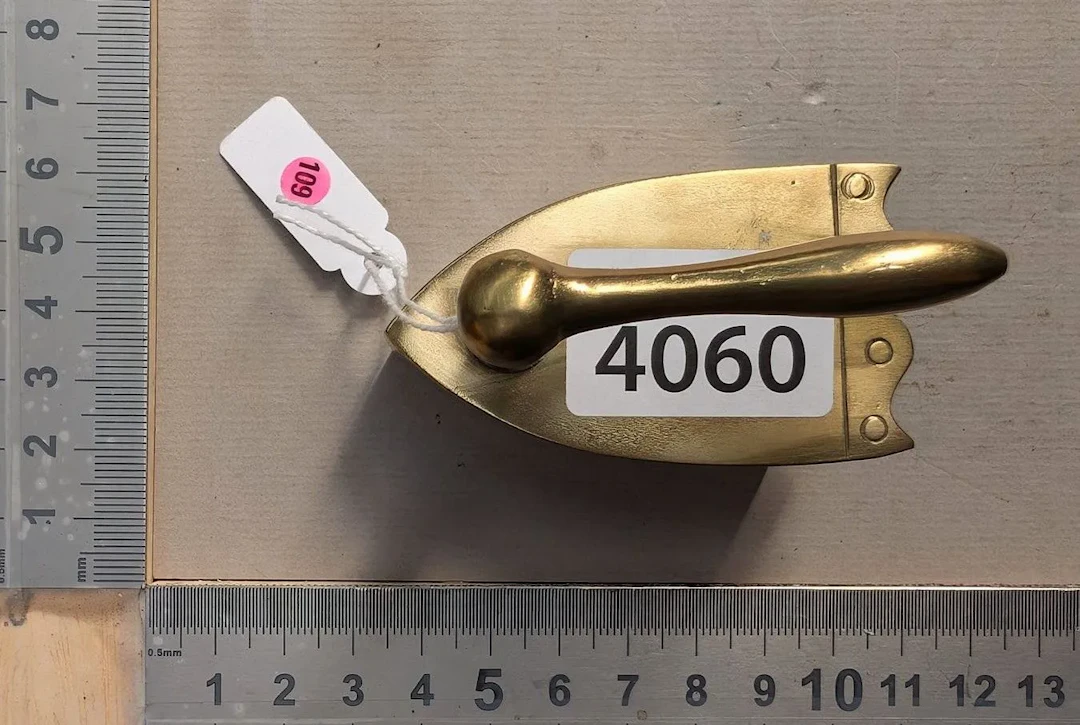 Vintage iron - See photos for dimensions and condition