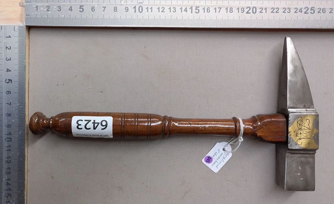 1 exceptional ceremonial hammer - See photos for dimensions and condition