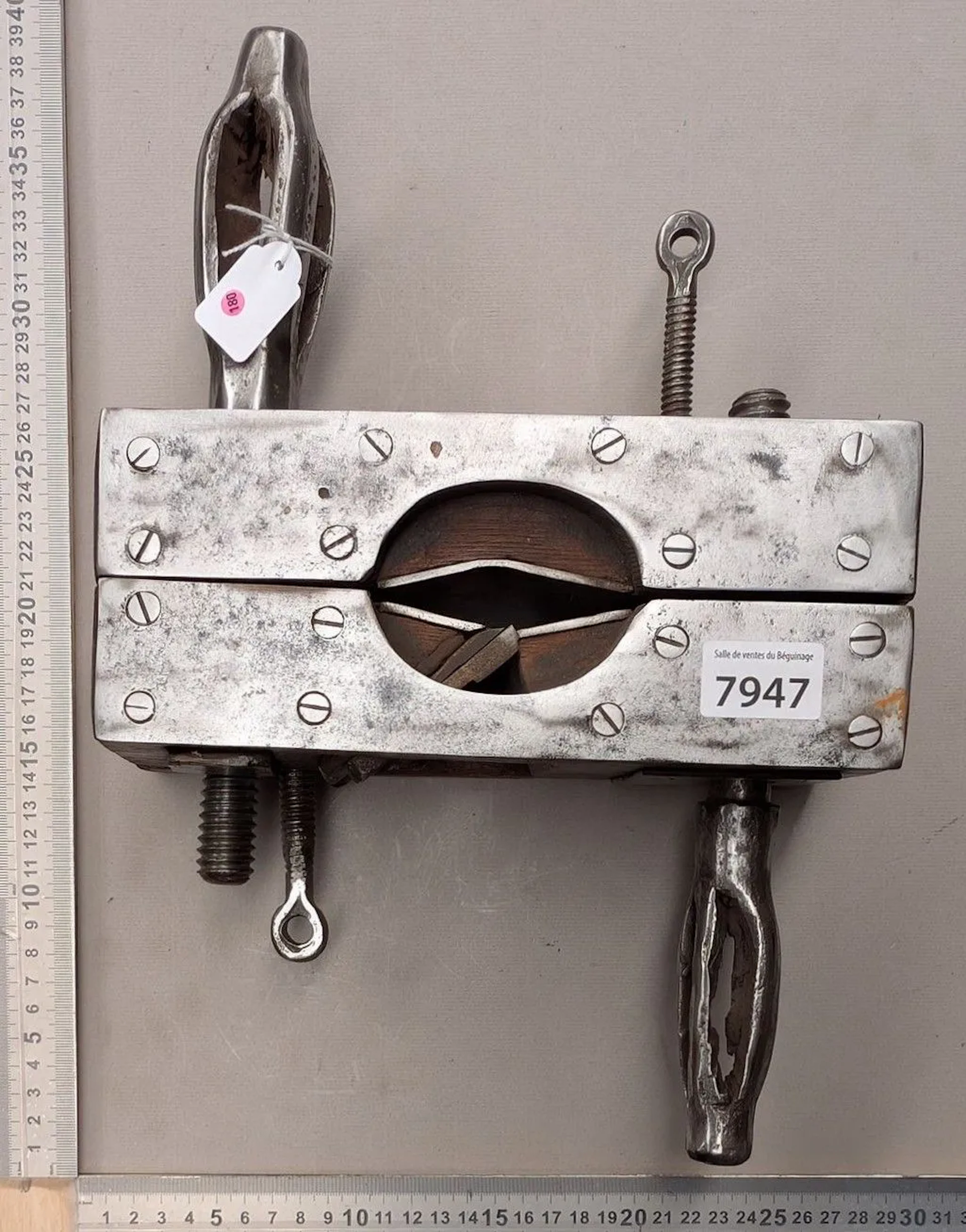 1 antique plane—see photos for dimensions and condition