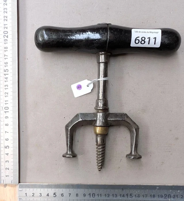 1 corkscrew (works on the corkscrew principle) — See photos for dimensions