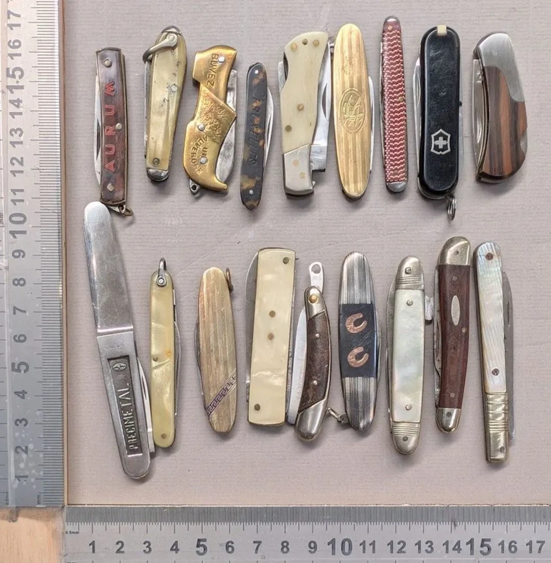 Set of antique knives or pocket knives—see photos for dimensions and condition