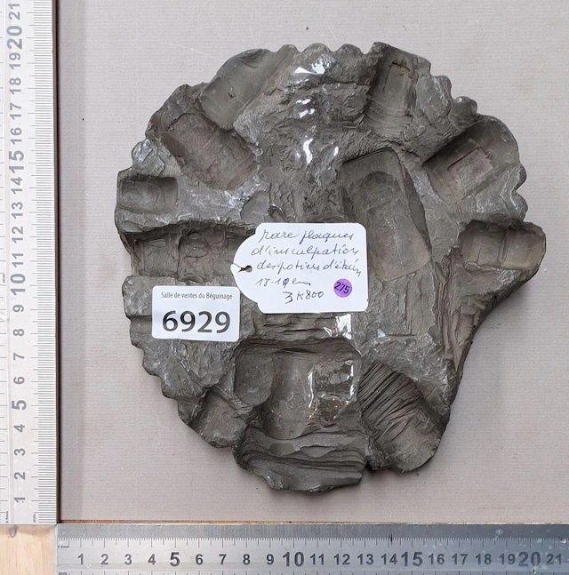 Rare tin potter's mark plate, 3kg800 - See photos for dimensions and condition