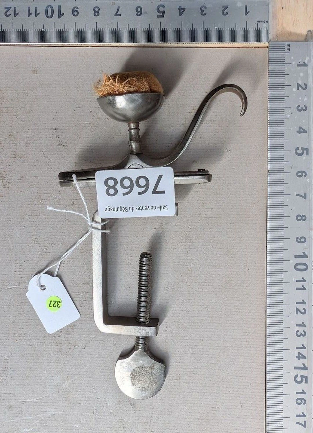 1 forged brass-steel needle holder - See photos for dimensions and condition