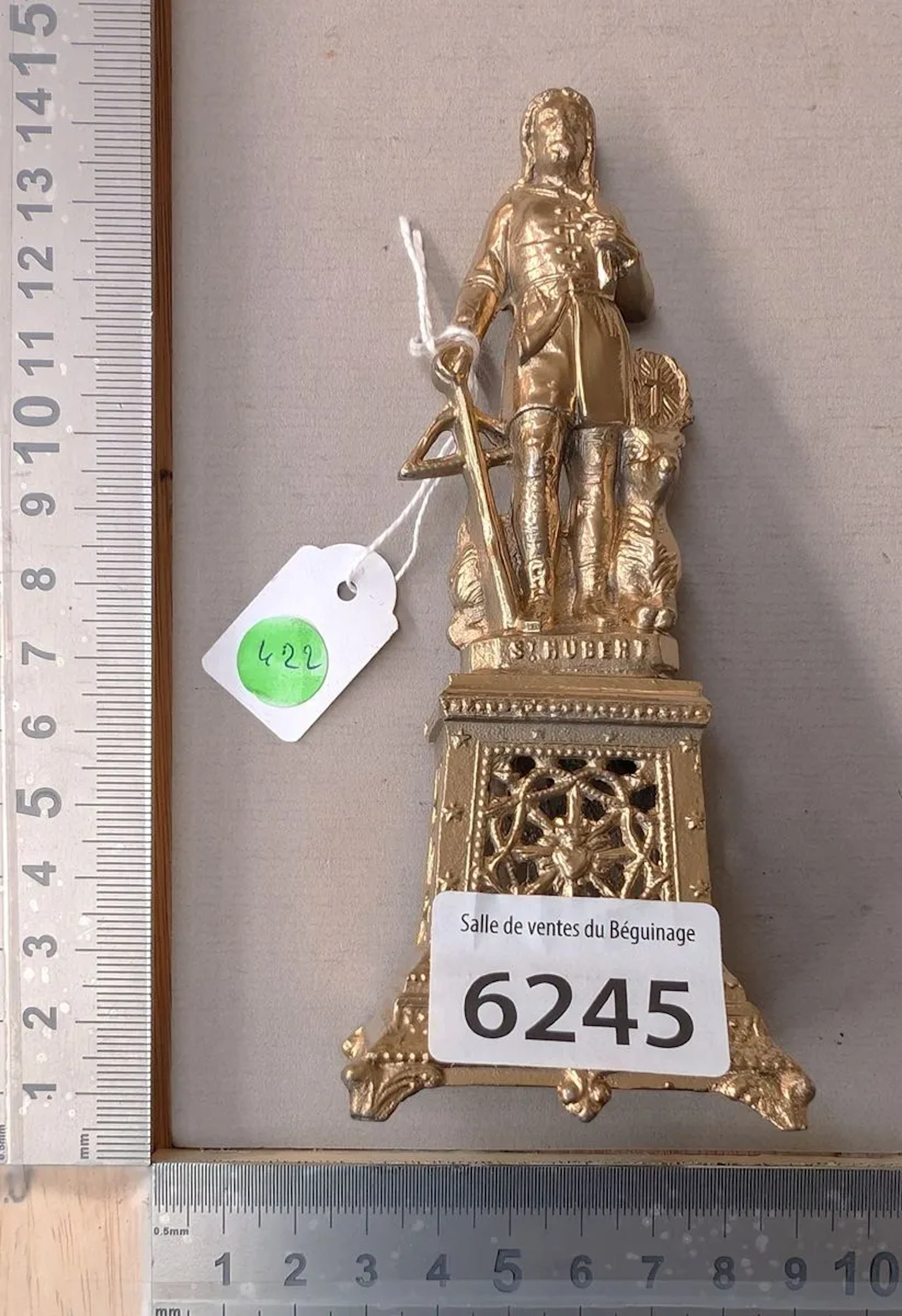 1 St. Hubert figurine made of pewter - See photos for dimensions and condition